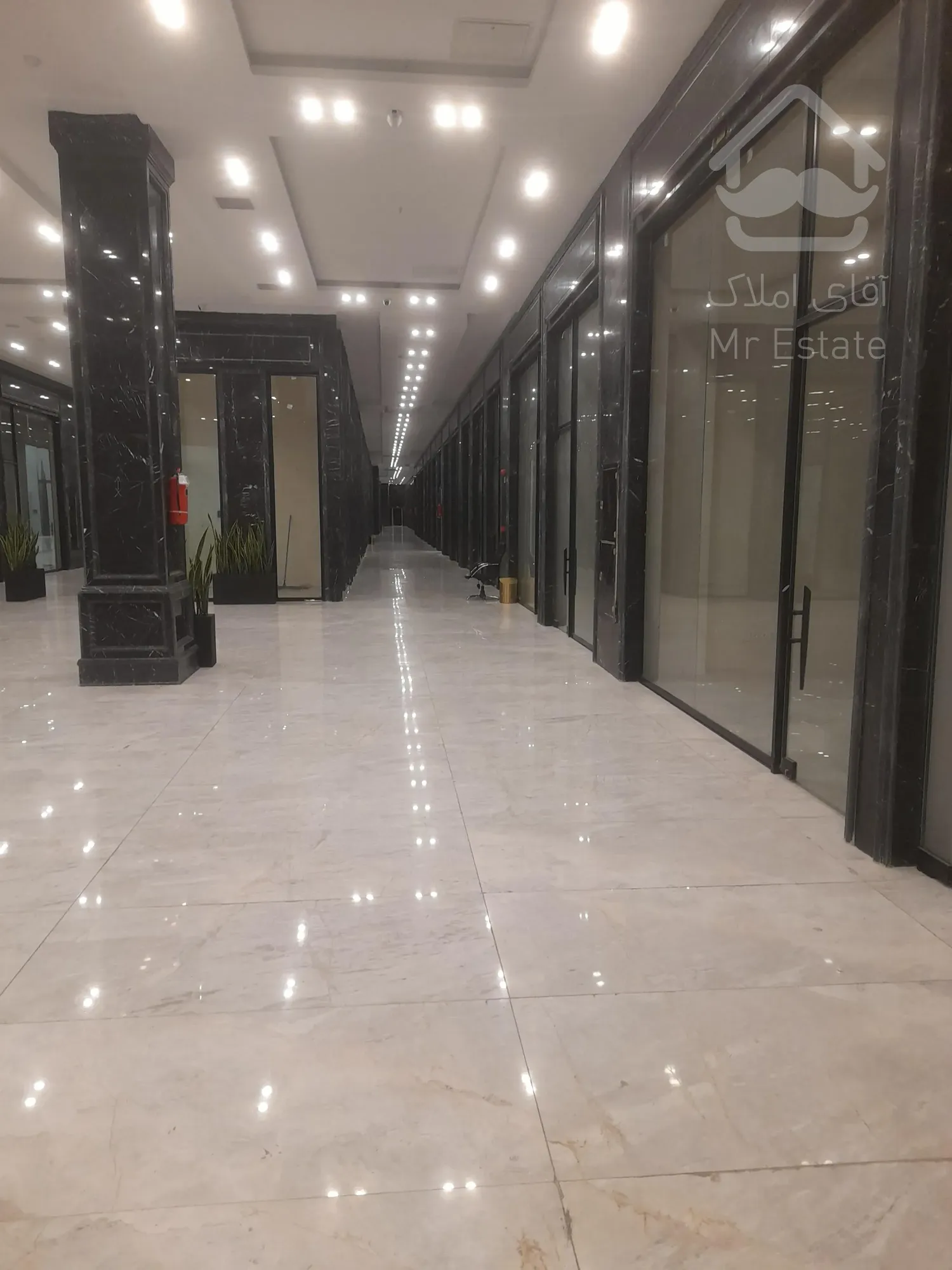 پیش فروش واحد تجاری در پونک رونیکا پالاس