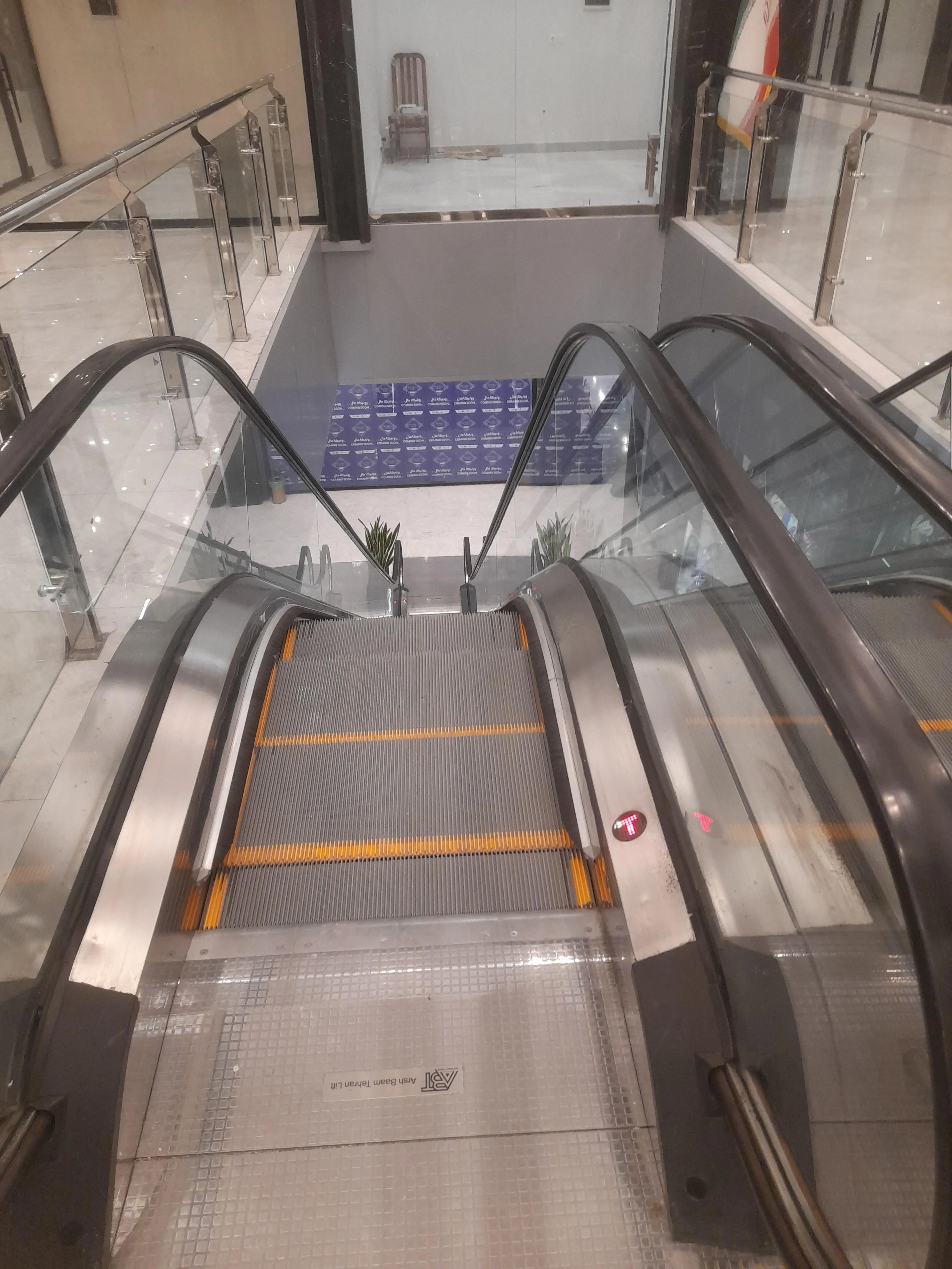 فروش واحدهای تجاری/ با متراژ متنوع/ موقعیت عالی/ مرکز خرید رونیکامال هروی