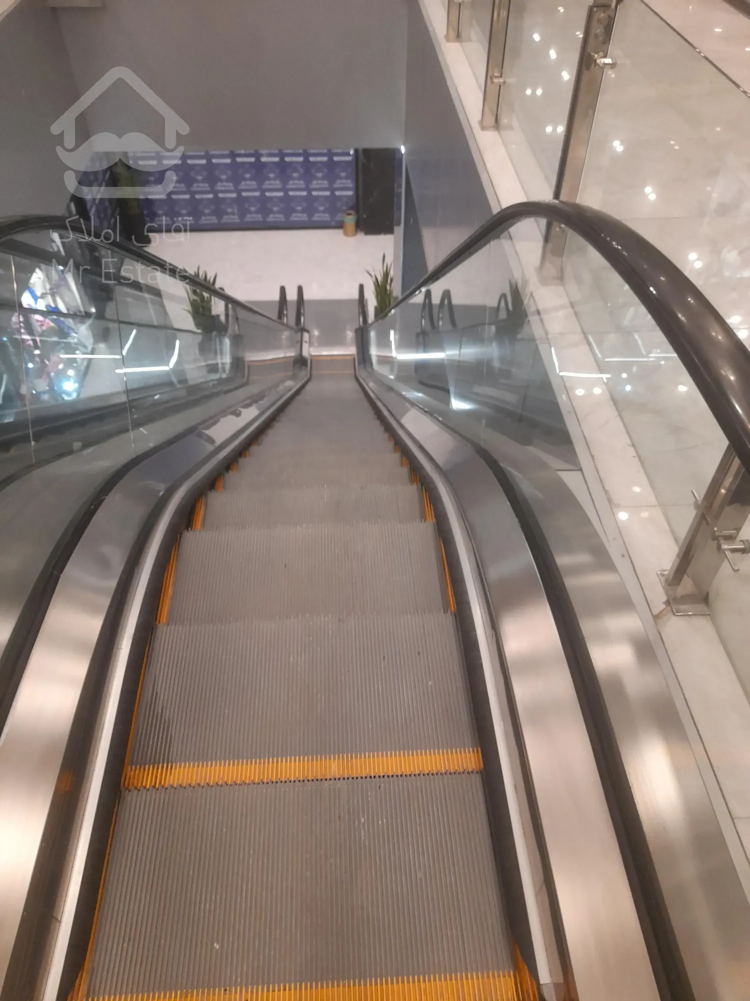 اجاره مغازه 24متری/ ویترین مناسب کسب وکار شما/ رونیکامال هروی