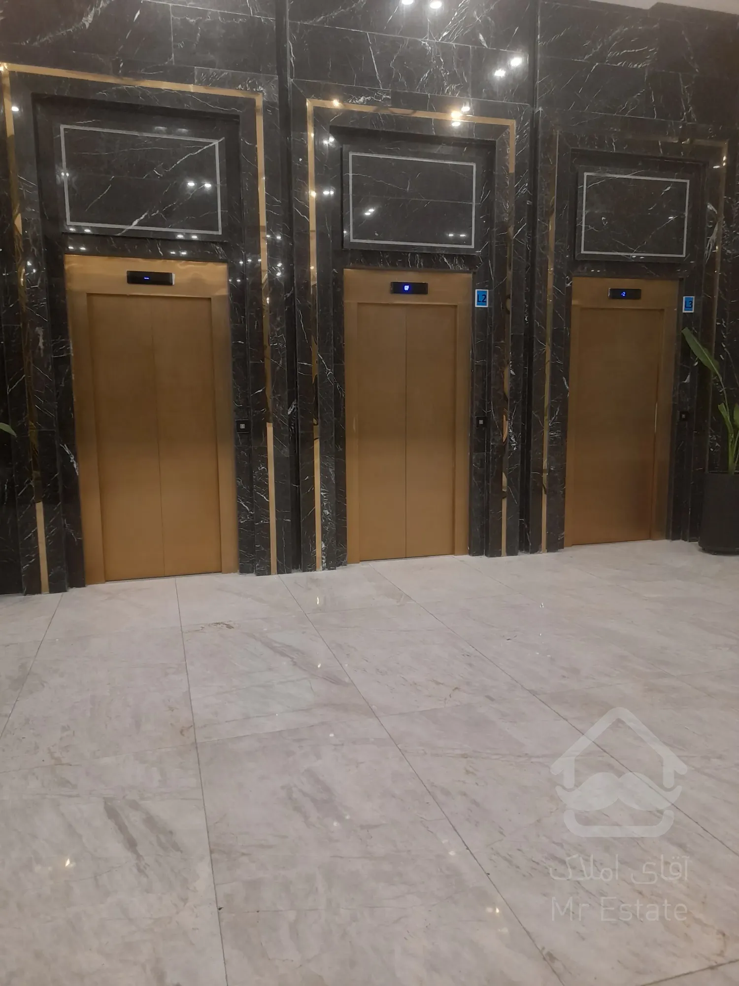 پیش فروش مغازه تجاری 18متری برای طلافروشی دررونیکاپالاس میرزابابایی