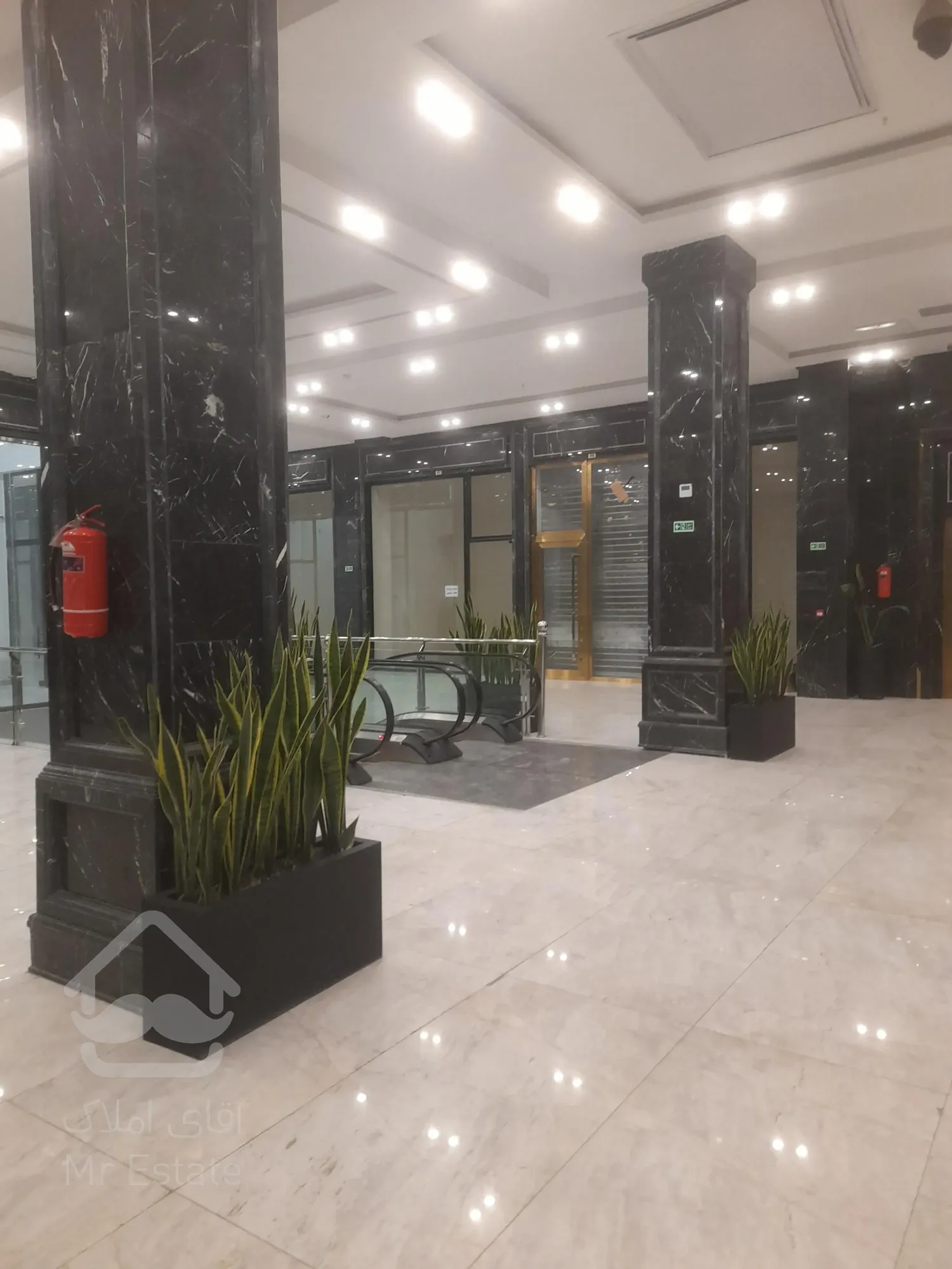 پیش فروش مغازه 24 متری با رایط اقساط در پونک