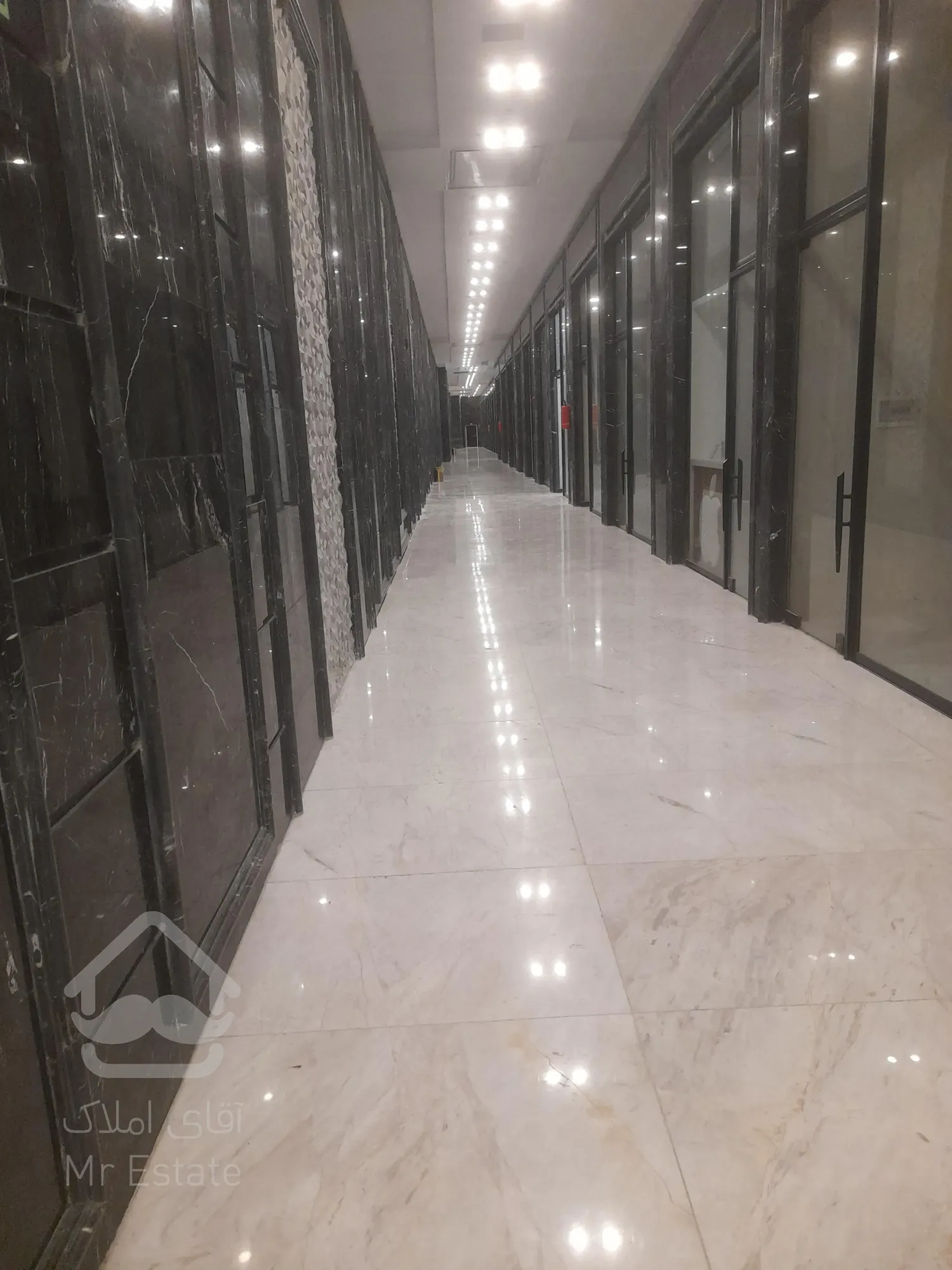 پیش فروش مغازه 33متری تجاری رونیکامال میرزابابایی