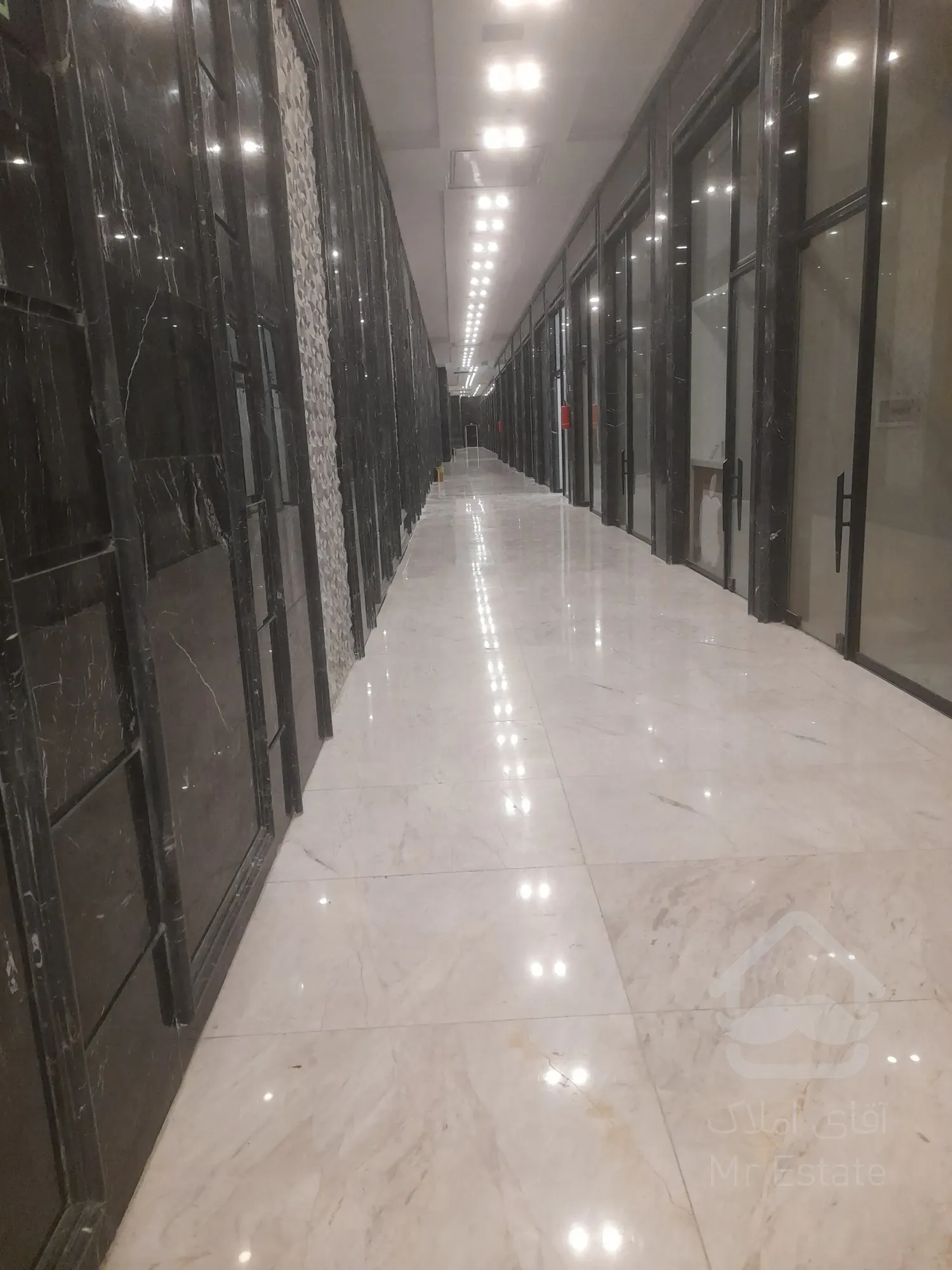 پیش فروش مغازه 28متری بااقساط 36ماهه رونیکامال میرزابابایی