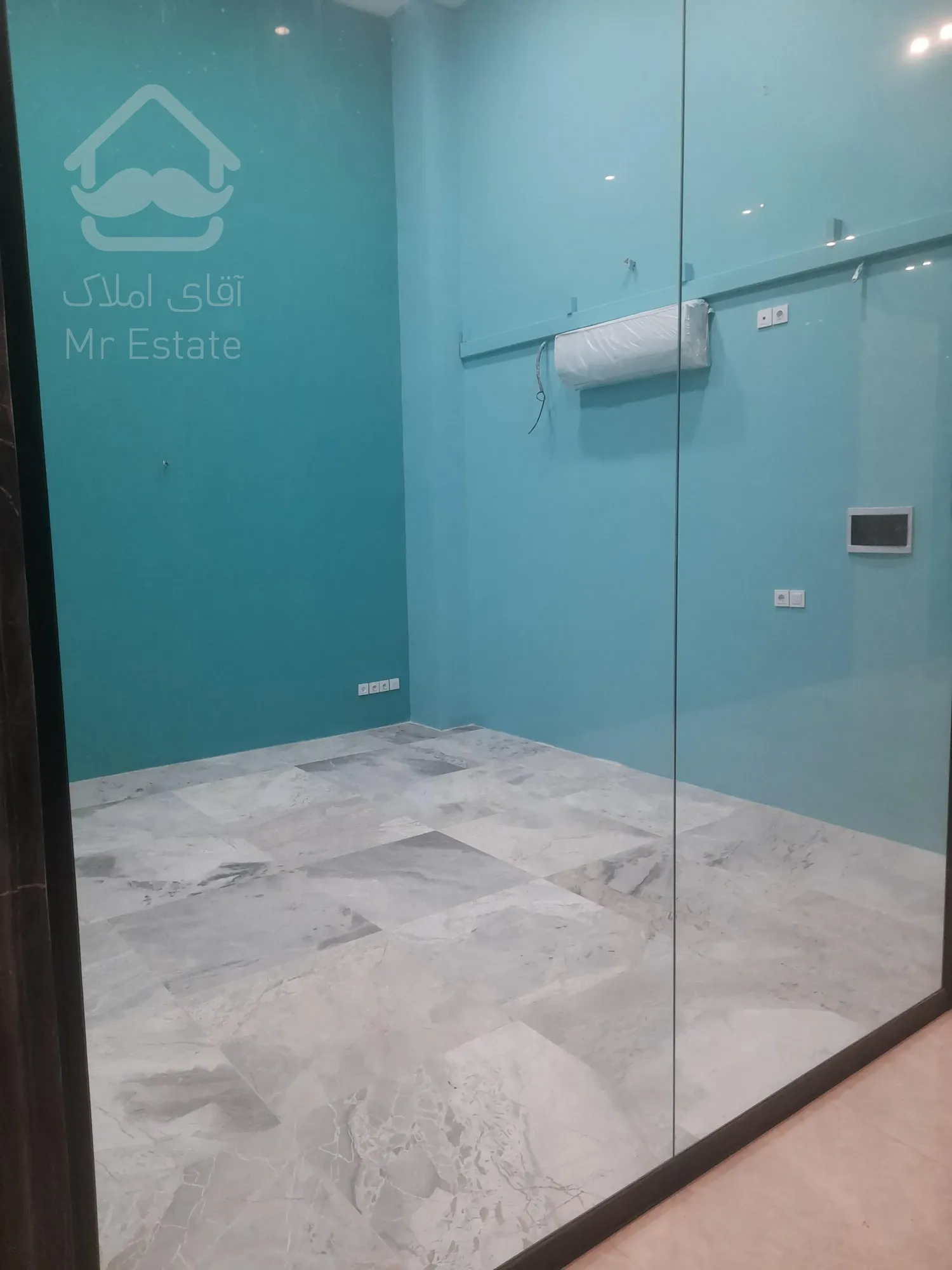 پیش خرید واحد 18متری تجاری امضایی مدرن در قلب پونک/رونیکامال میرزابابایی