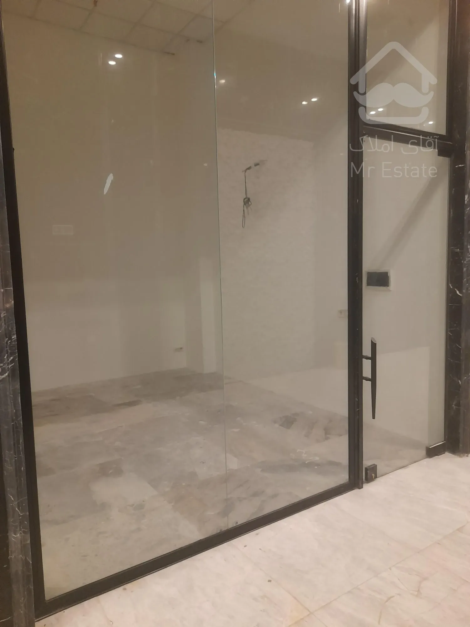 فروش مغازه 24متری نزدیک متروحسین آبادرونیکامال هروی