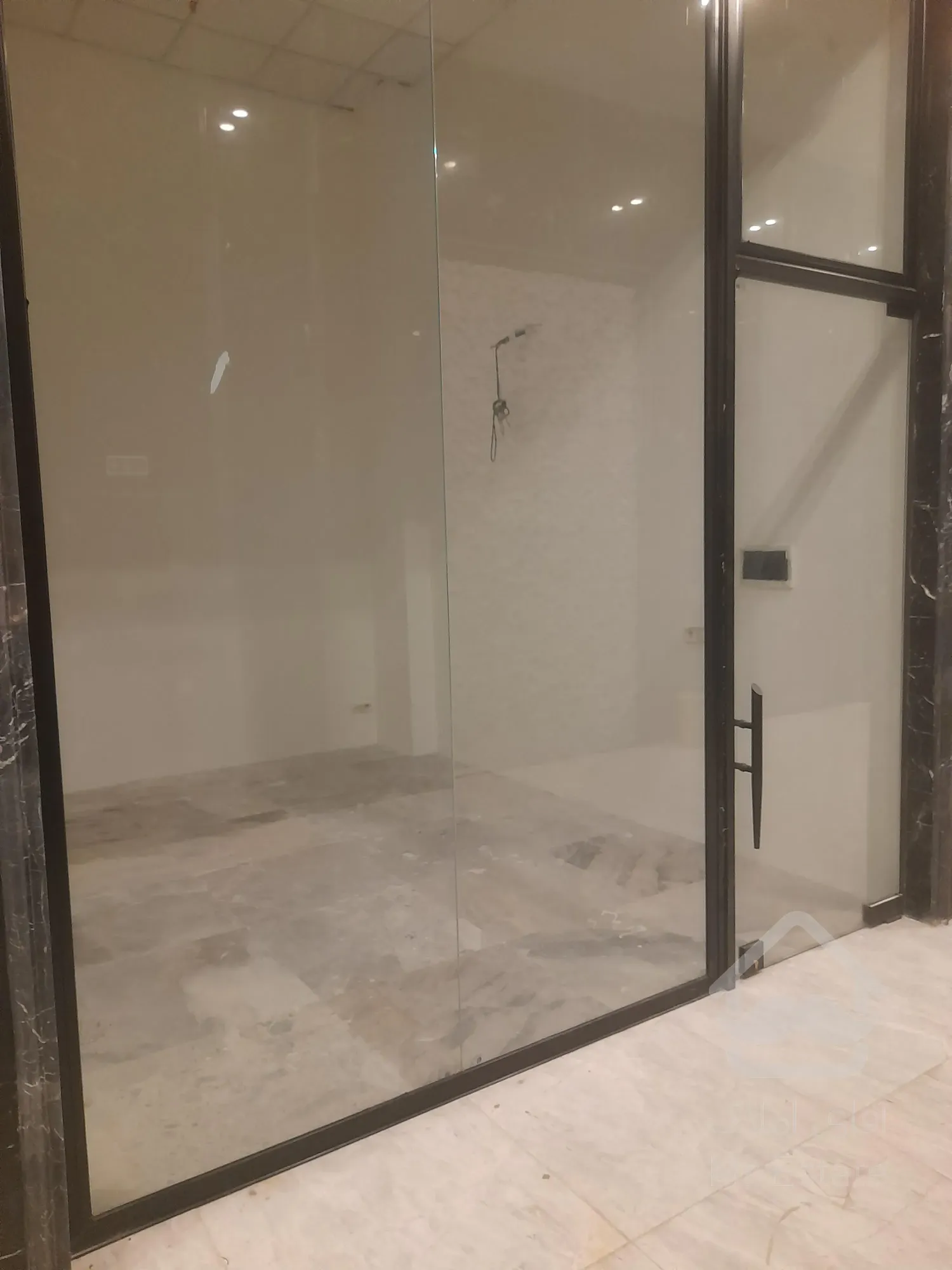 پیش فروش مغازه 21متر /  رونیکامال پونک ، تجمل در قلب تجارت