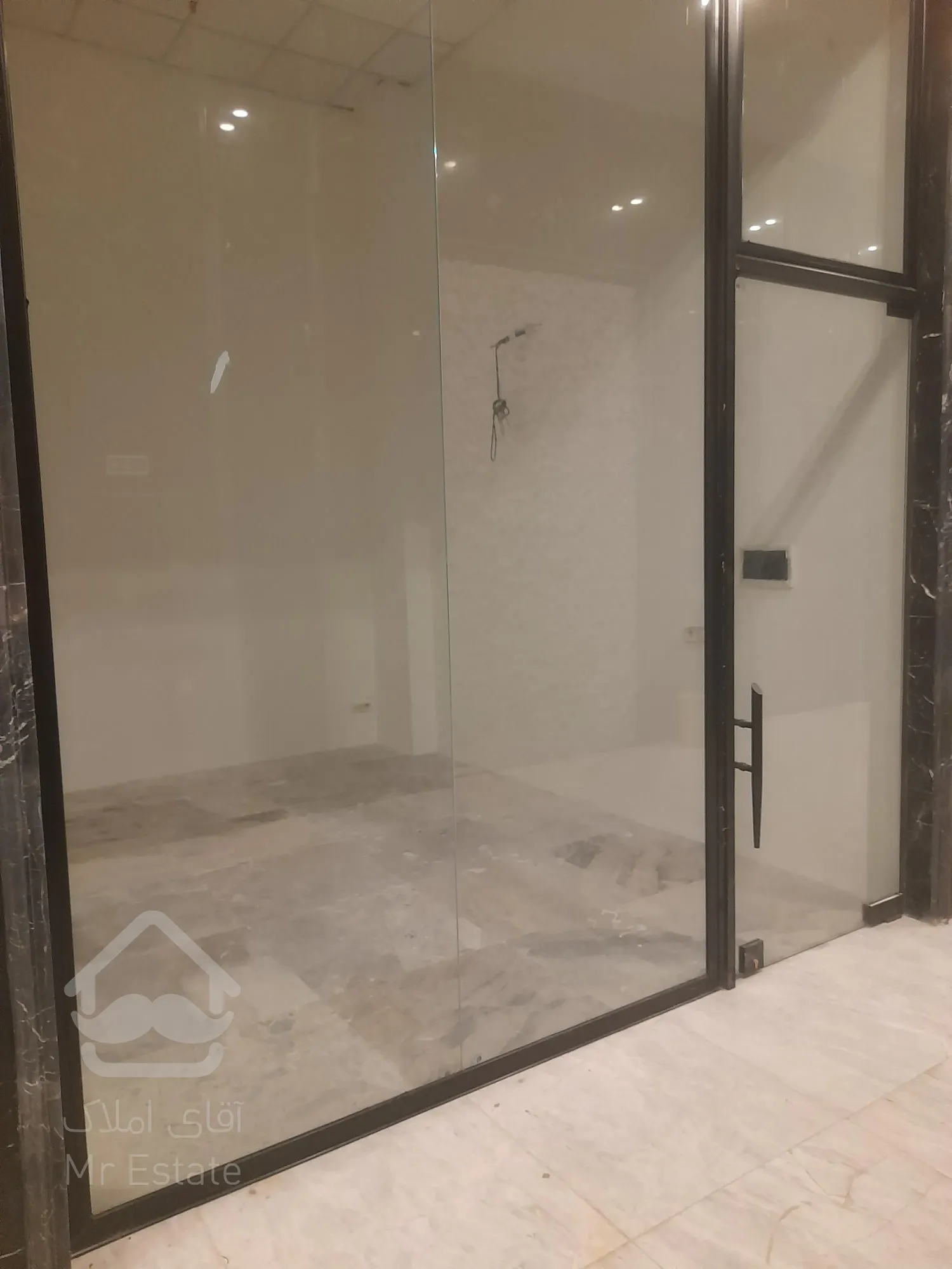 فروش یک باب واحد تجاری 24متر/ سند تجاری/ دسترسی عالی/ رونیکامال هروی