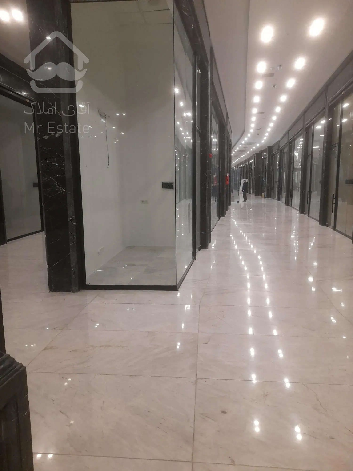 فروش مغازه 20متری/نزدیک مترو/سند تجاری/اقساطی/شرق/رونیکا مال هروی