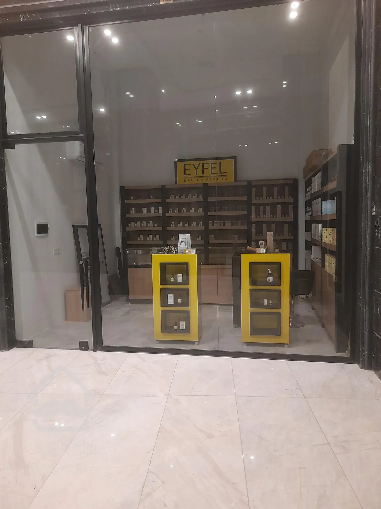 اجاره مغازه 36متری /مدرن / همکف / نزدیک مترو / رونیکامال هروی