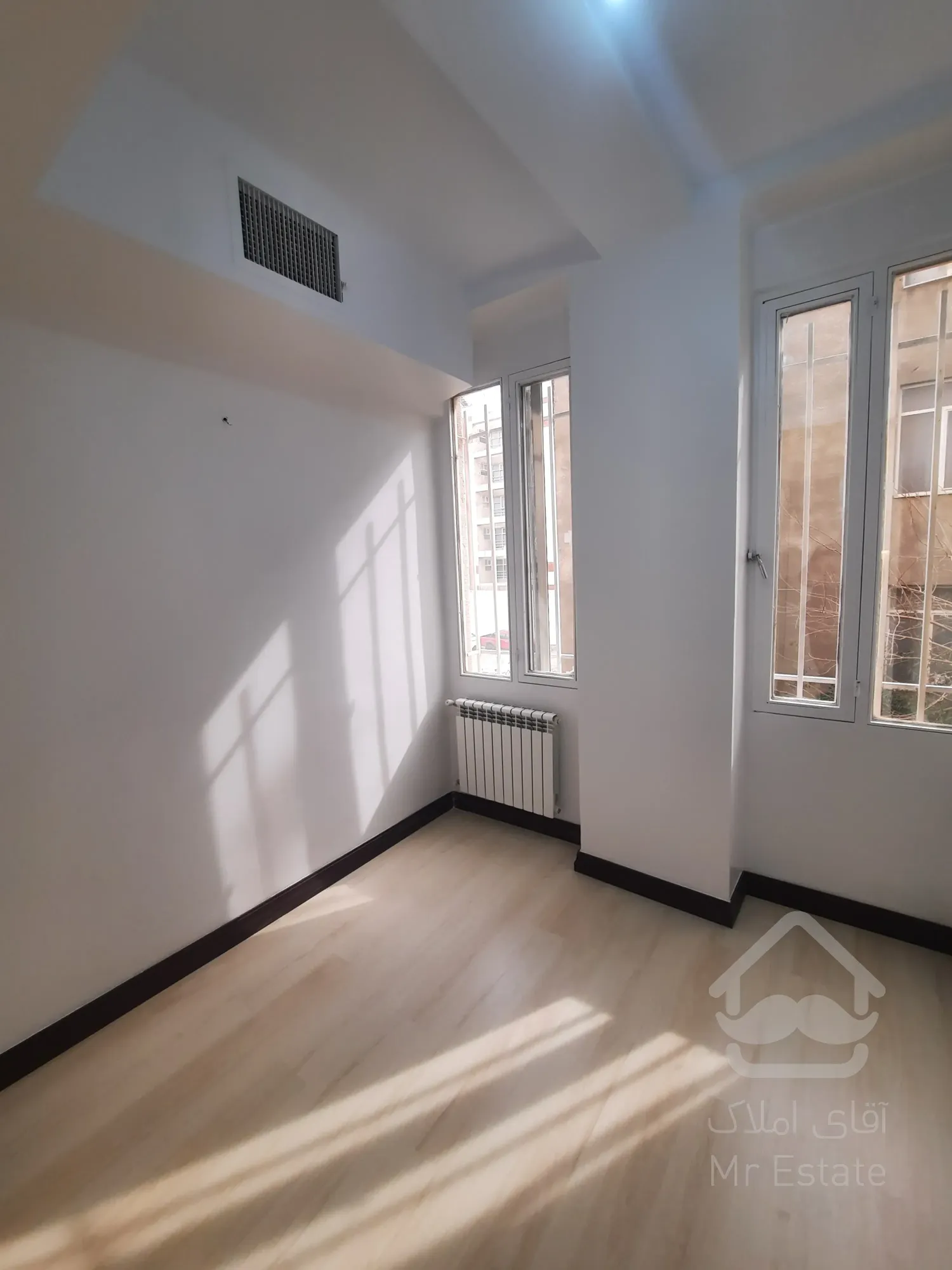 آپارتمان ۷۰ متری دو خواب رو به آفتاب فردوس شرق