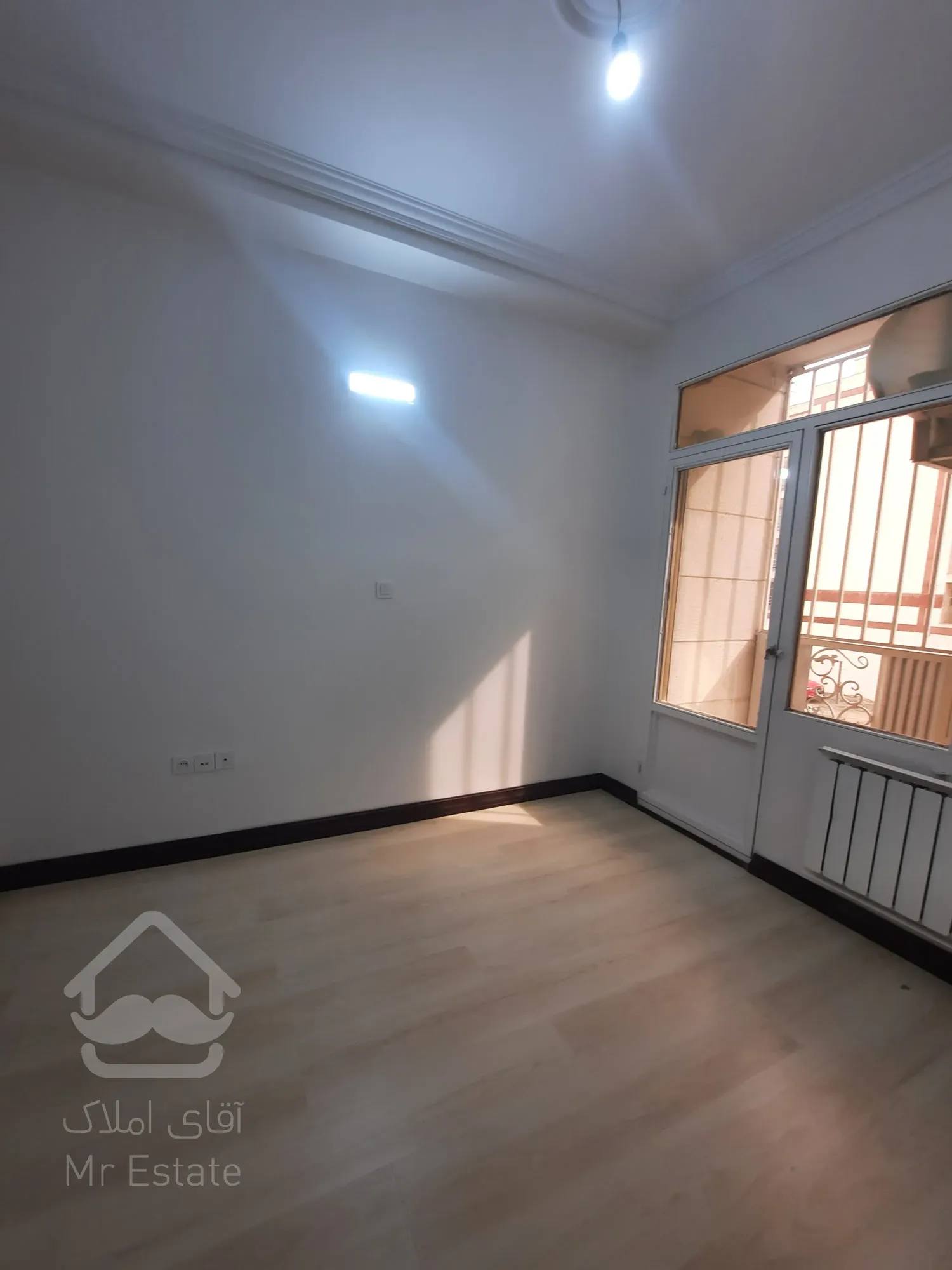 آپارتمان ۷۰ متری دو خواب رو به آفتاب فردوس شرق