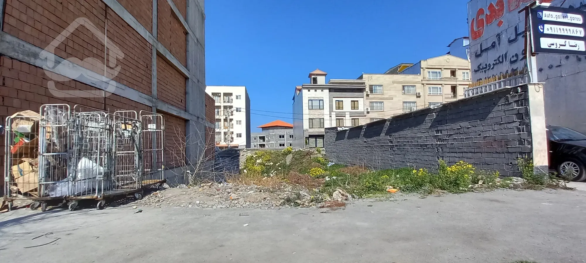 یک قطعه زمین در بهترین نقطه‌ی شهر