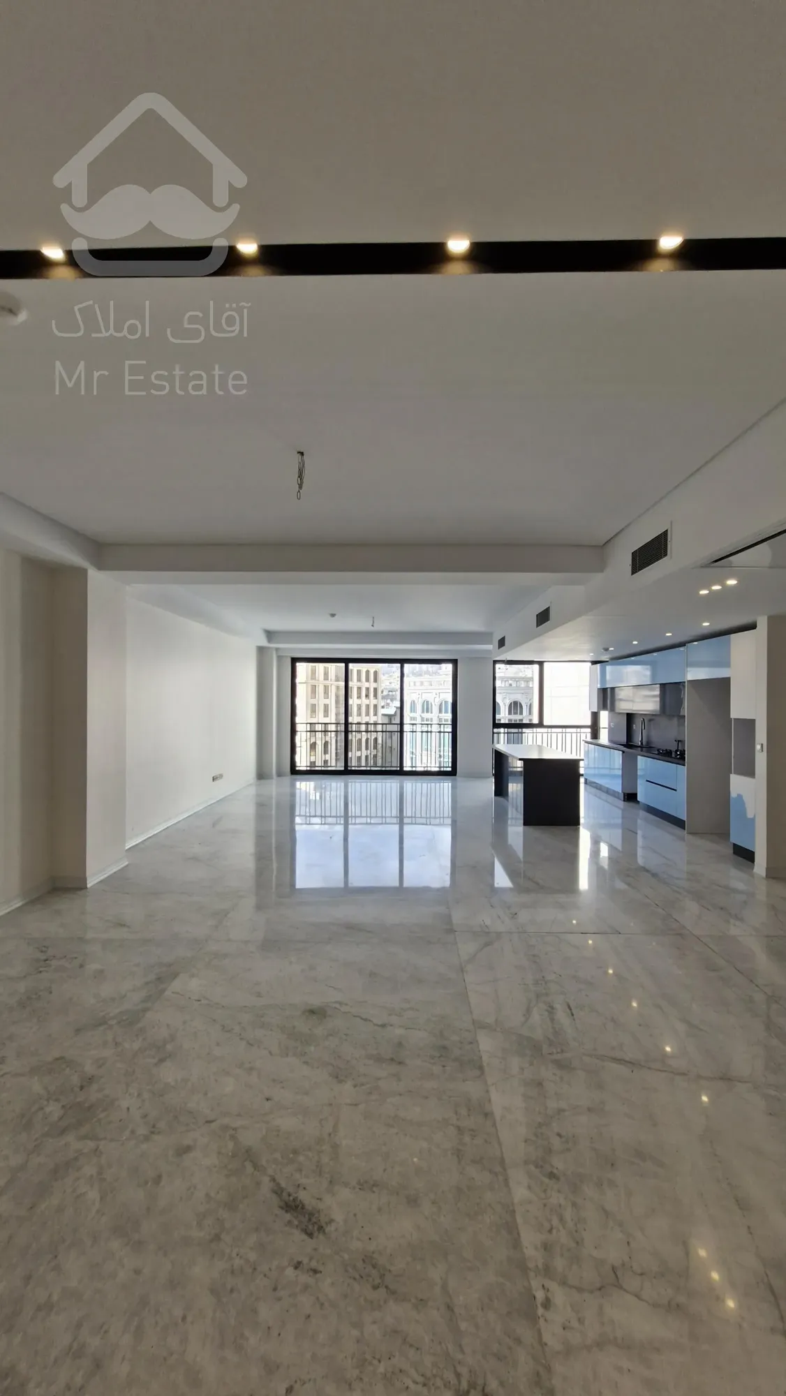 فروش آپارتمان ۳۷۰متر ۴خوابه زیر قیمت فرمانیه