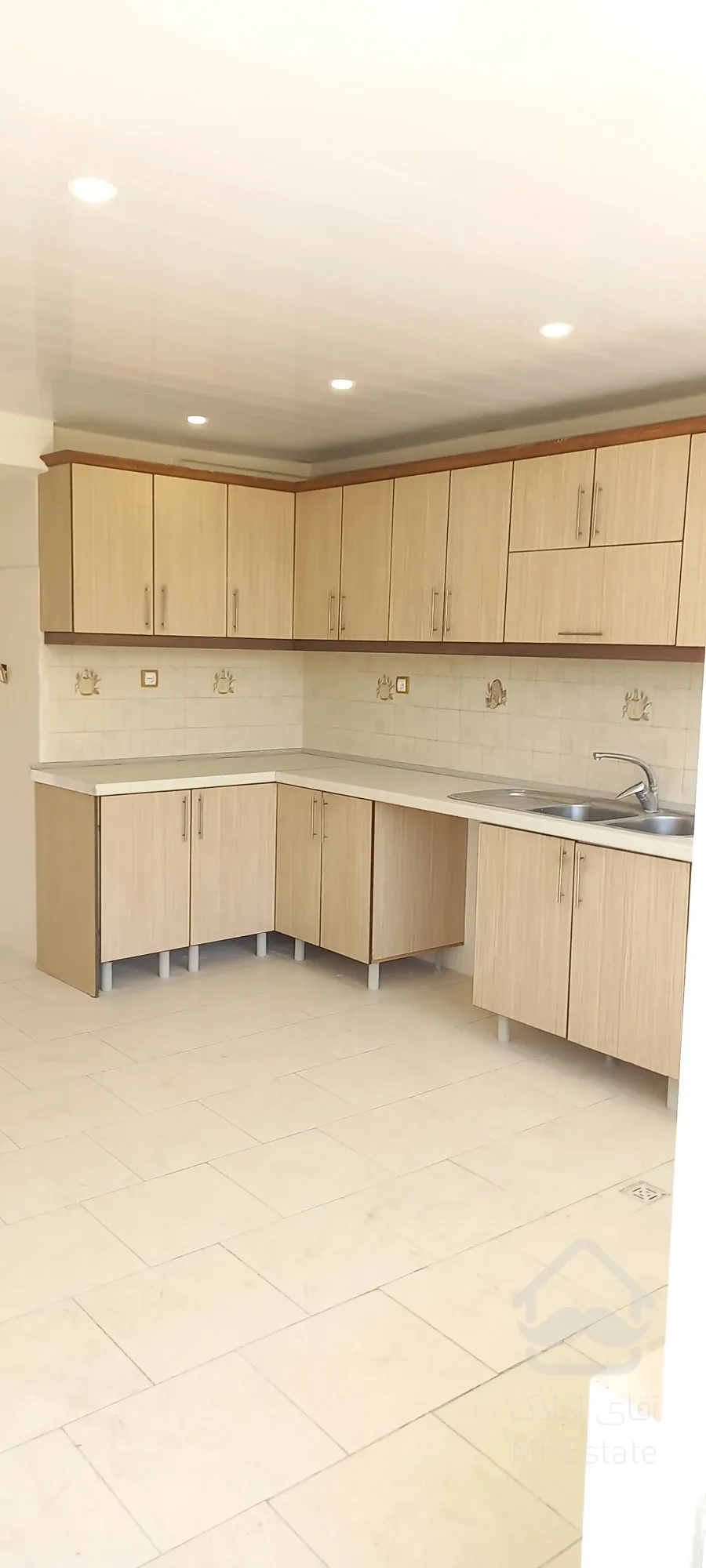 اجاره آپارتمان ۲۲۰ متر تک واحدی بازسازی شده