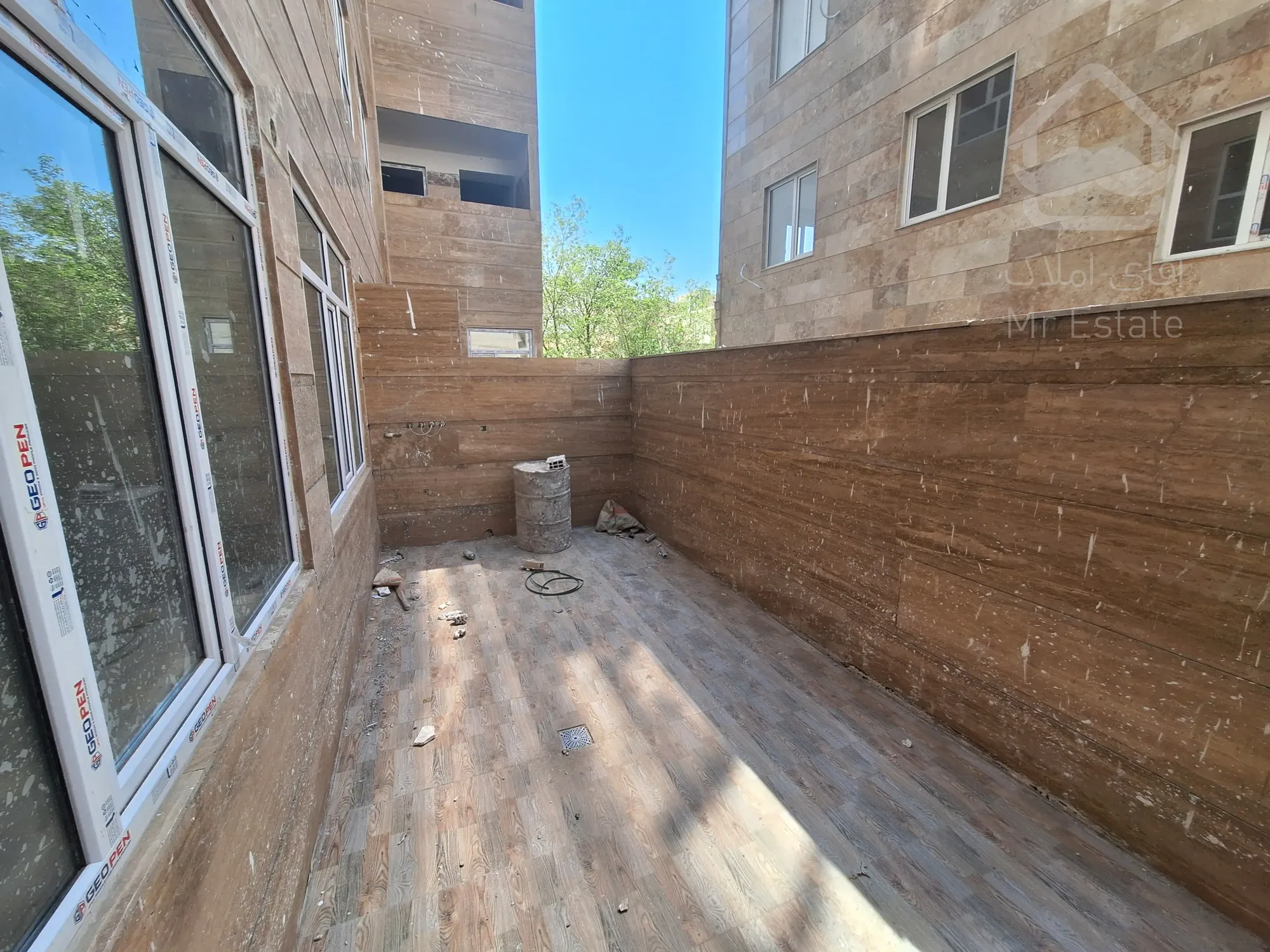 ۱۲۰ متر / اصالت رومی / کلید اول / فردیس