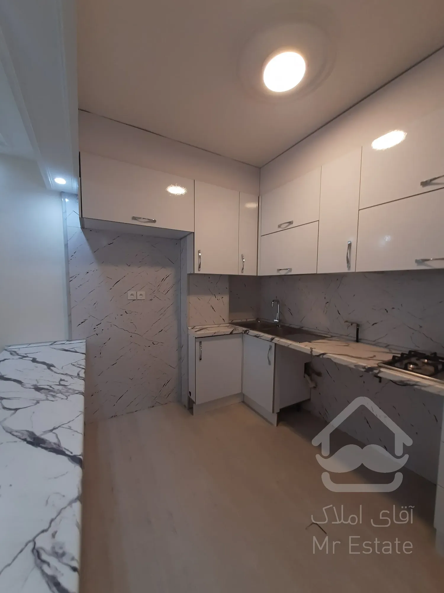 فروش آپارتمان ۸۰متر ۲خواب فول امکانات خطی رو به آفتاب بلوار کمالی شرقی