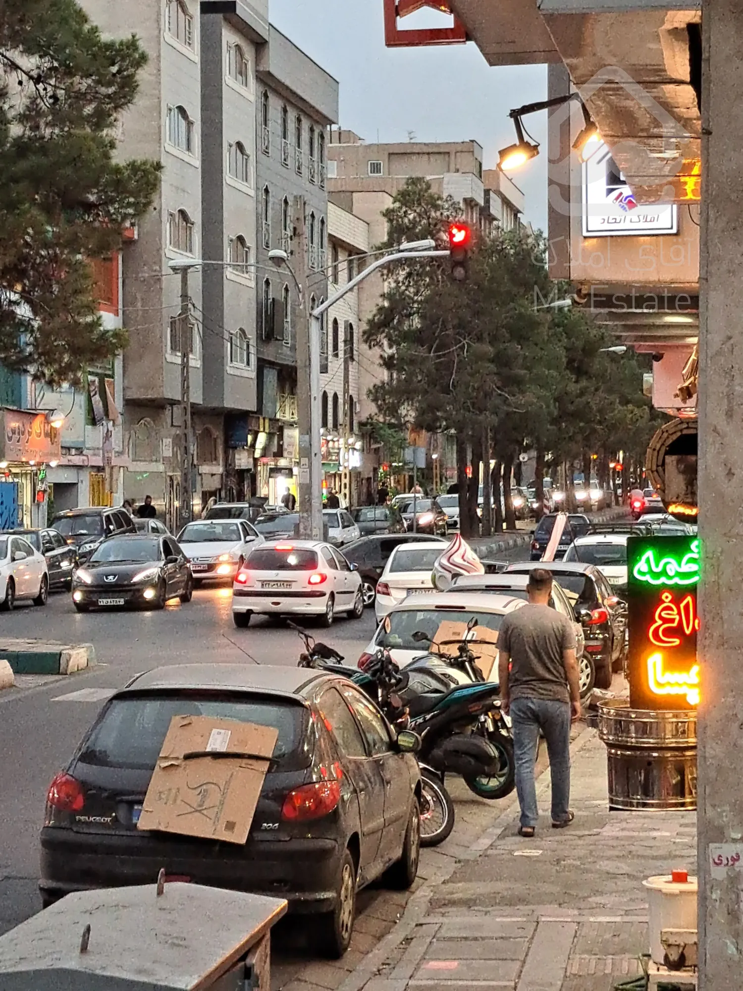 اجاره،مغازه خوش‌بر ۵۰ متری با دید عالی در یکی از پررفت‌وآمدترین معابر،صادقیه