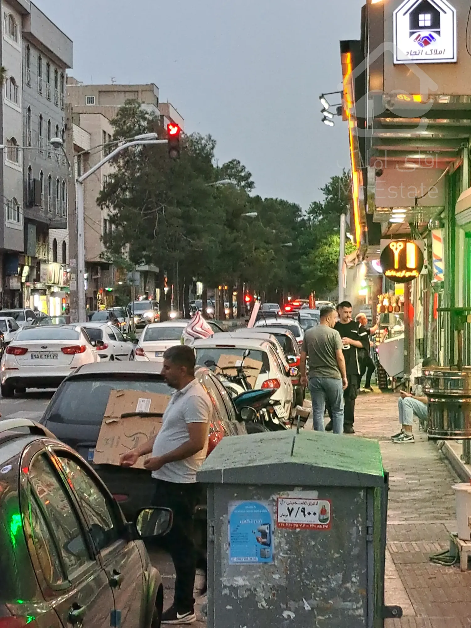 اجاره،مغازه خوش‌بر ۵۰ متری با دید عالی در یکی از پررفت‌وآمدترین معابر،صادقیه