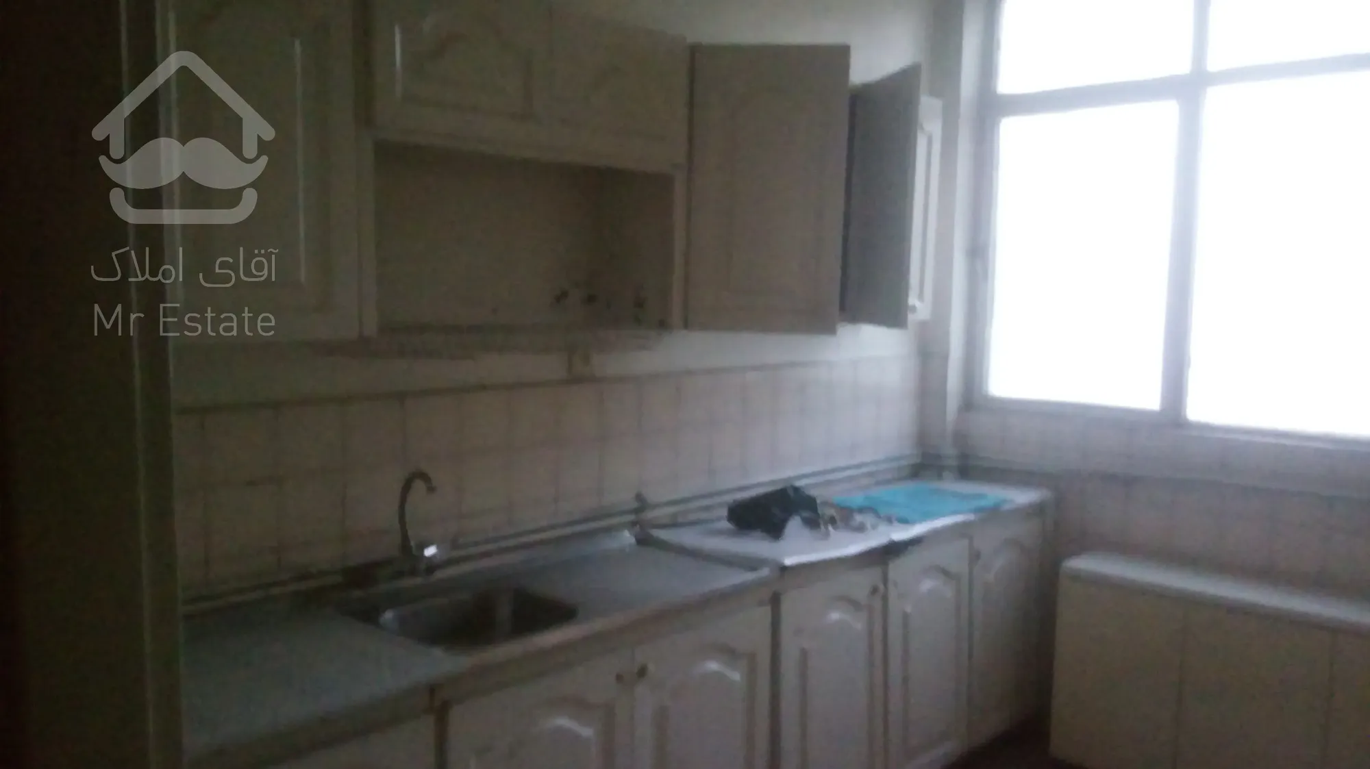 اجاره طبقه دوم 60 متری موقعیت اداری