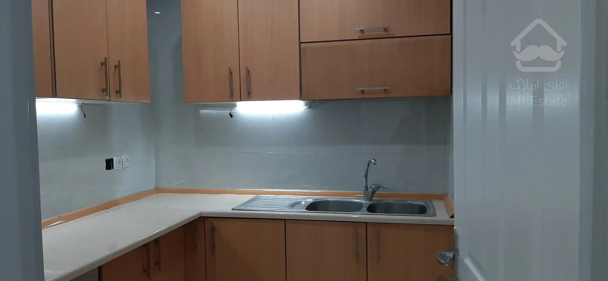 اجاره 200 متری پزشکی - اداری - آموزشی چهارباغ بالا