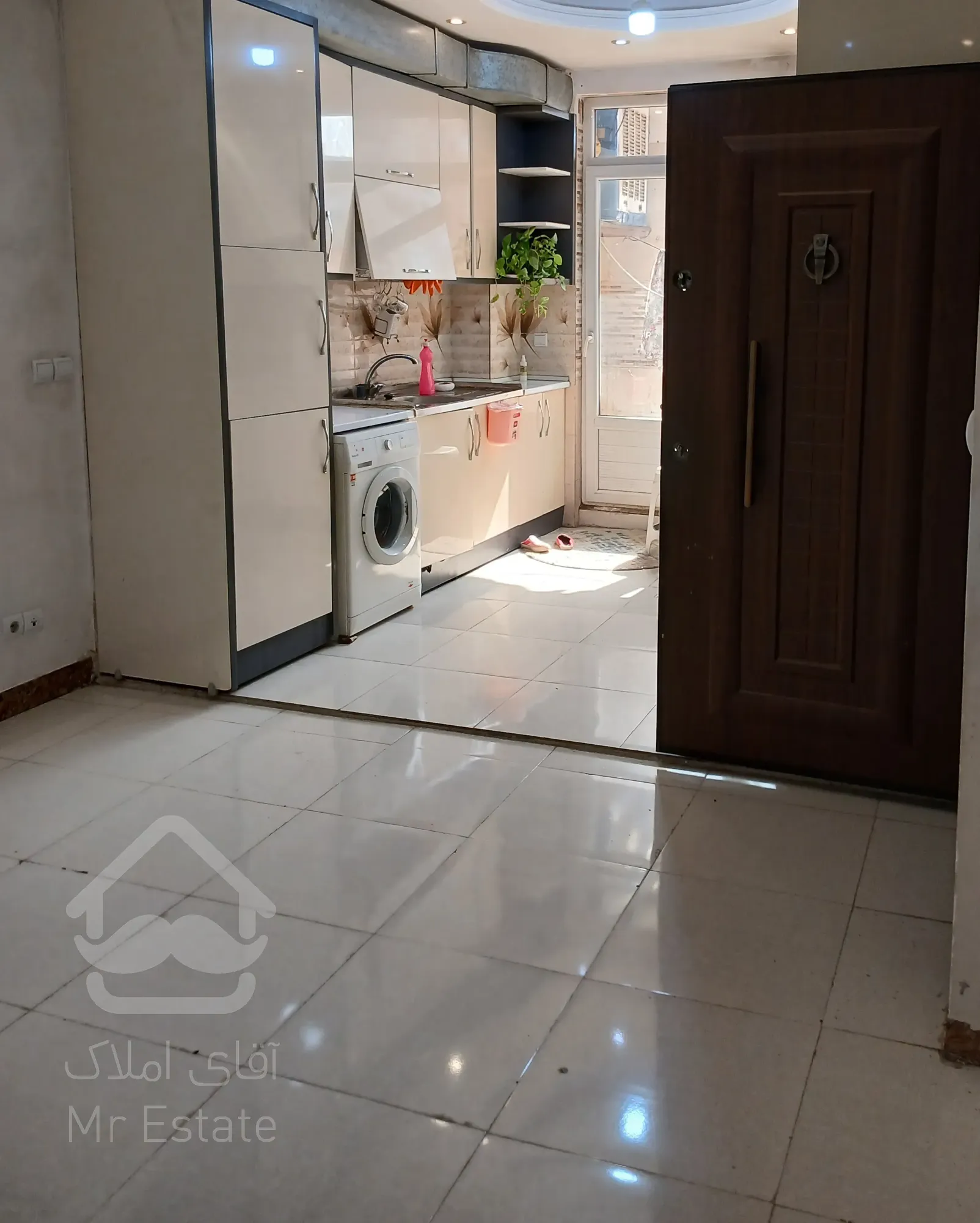 آپارتمان تک واحدی