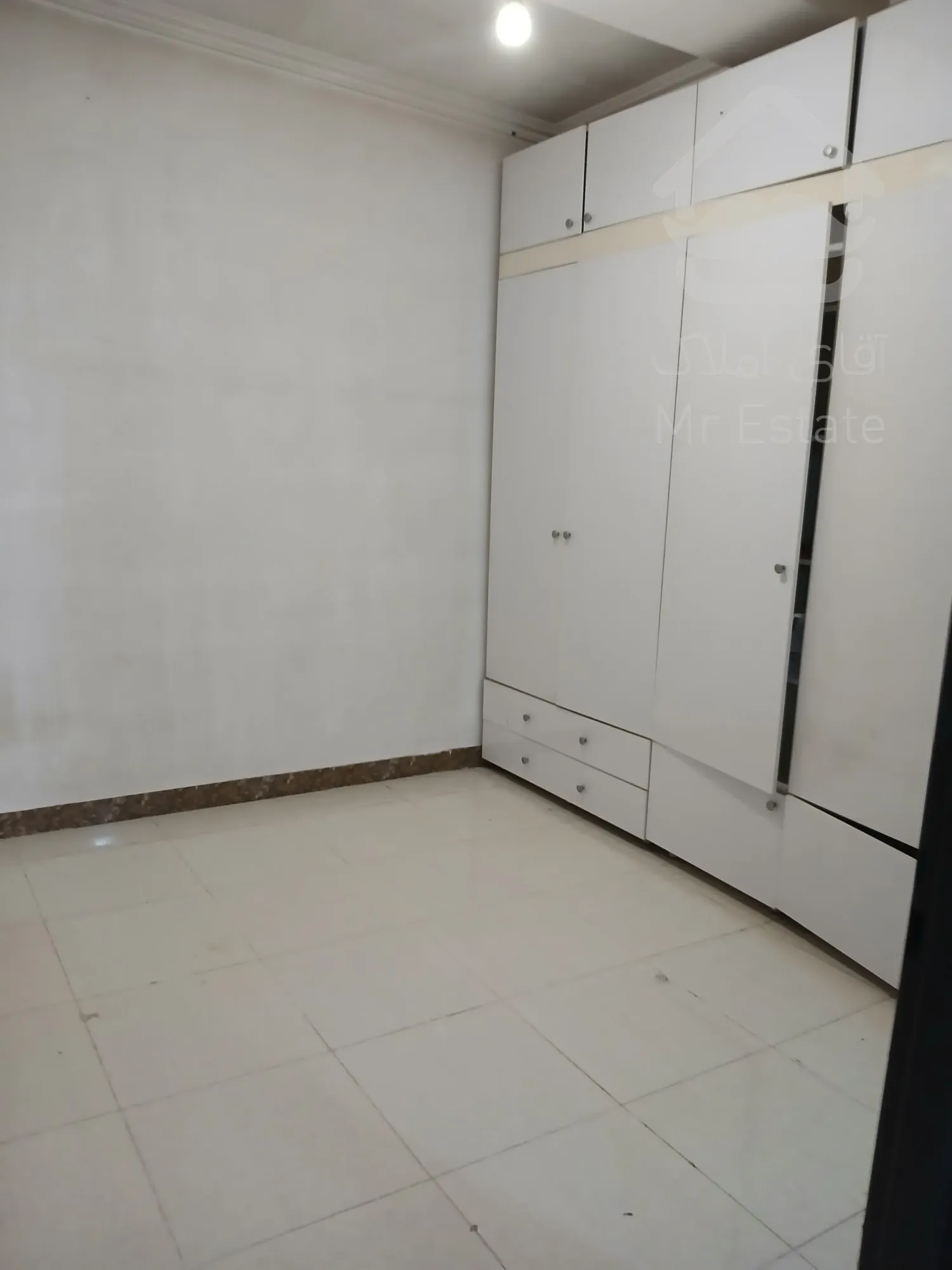 آپارتمان تک واحدی