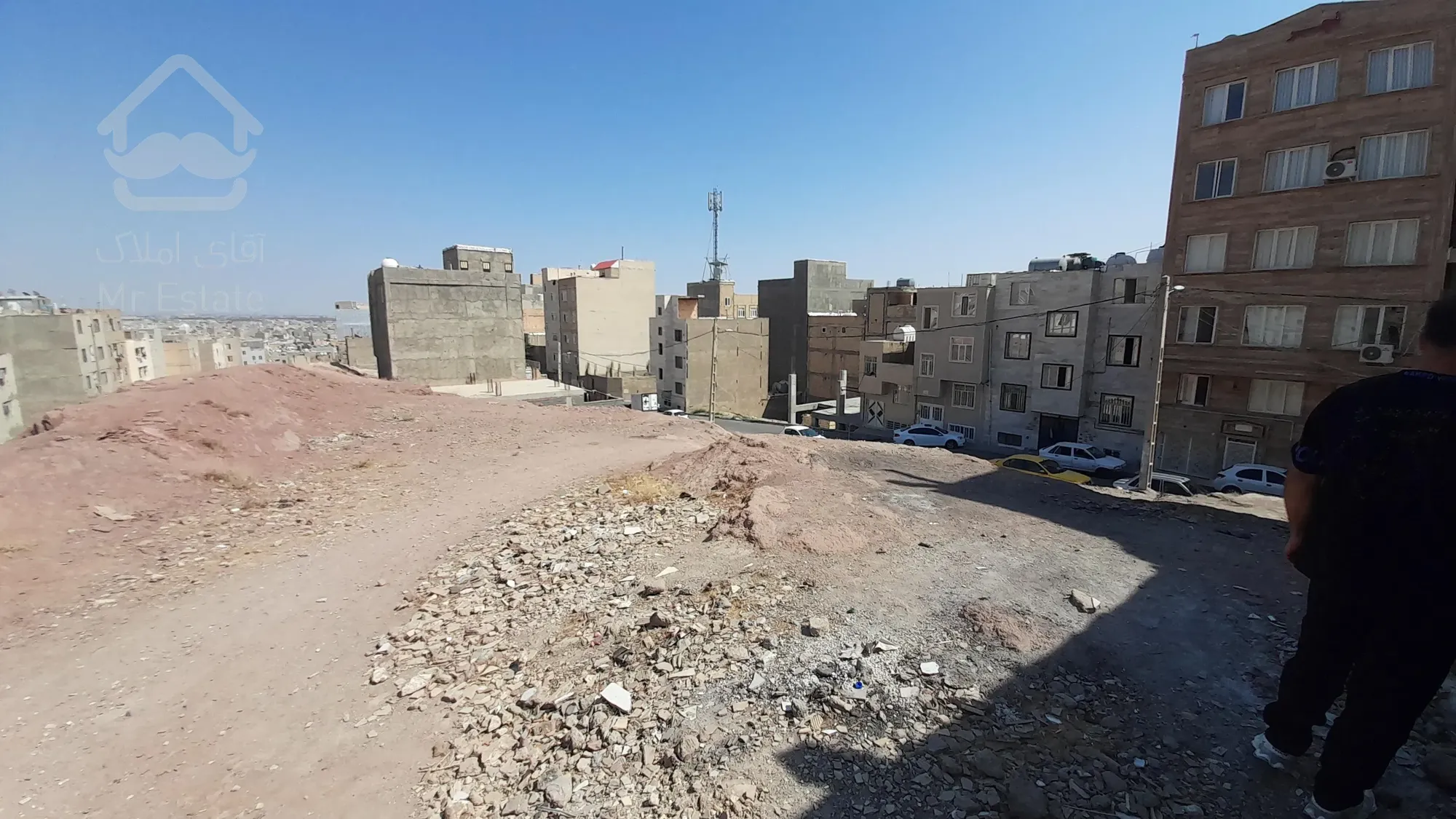 زمین در شهر قدس