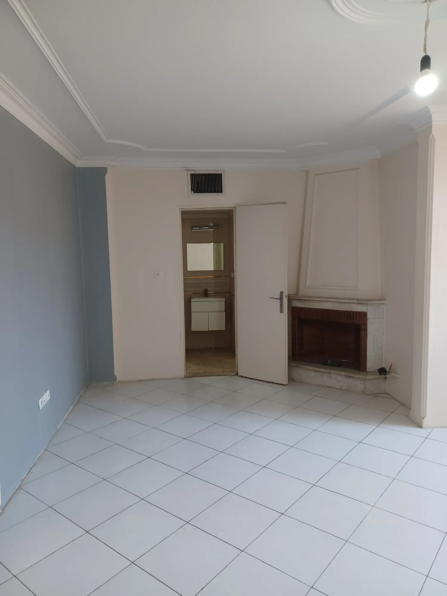 آپارتمان ۶۴ متری با همسایگان خوب