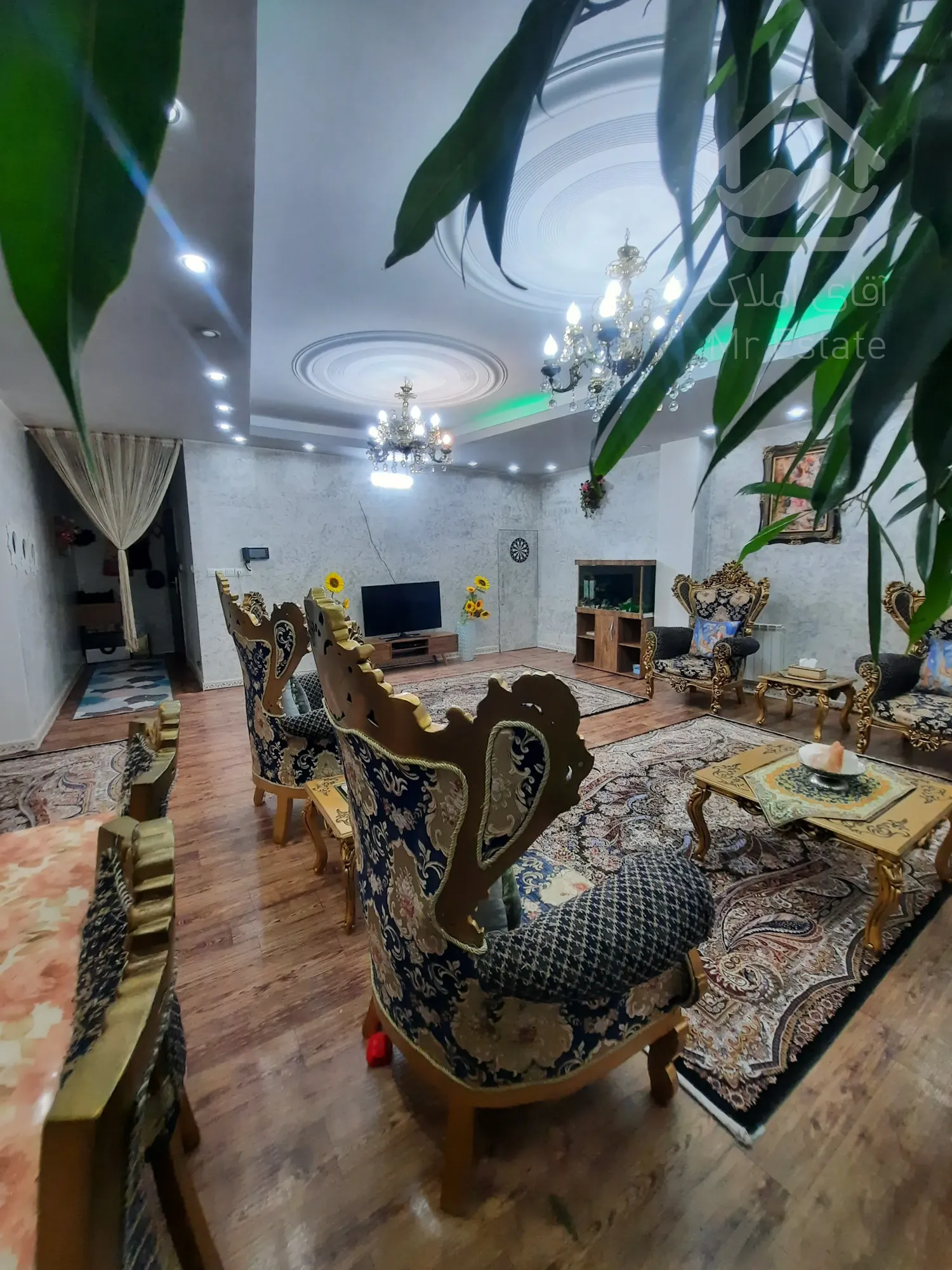 اپارتمان ۱۰۷ متری خوش نقشه غرق نور