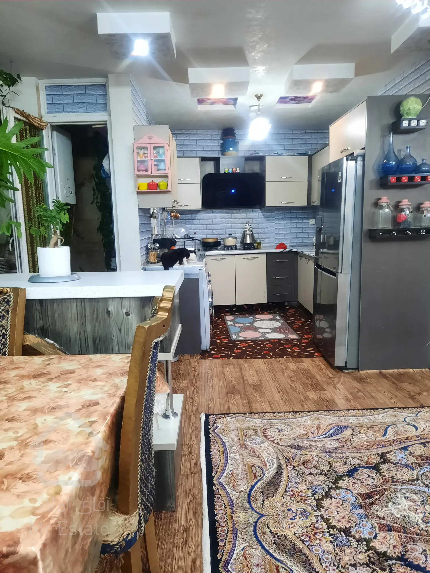 اپارتمان ۱۰۷ متری خوش نقشه غرق نور