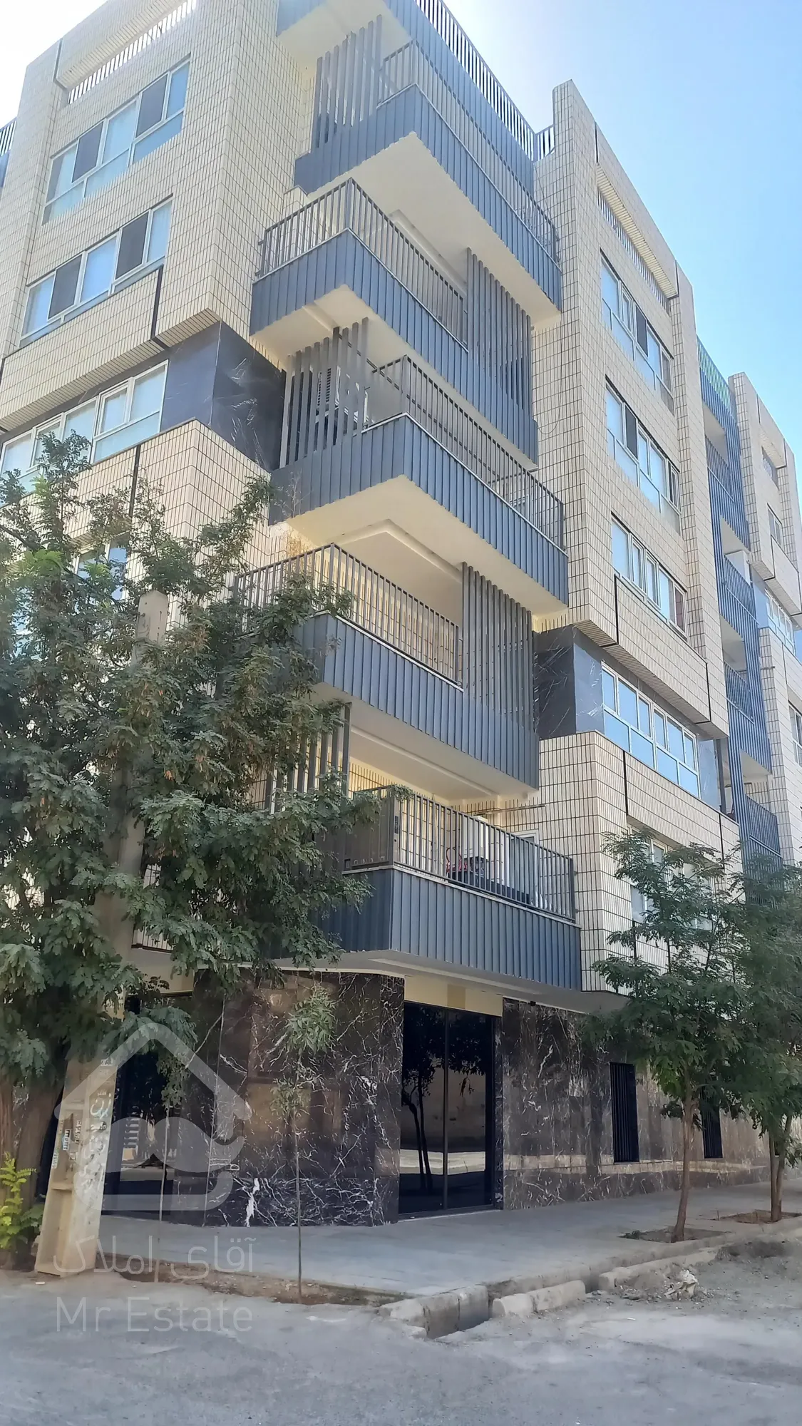 آپارتمان ۱۰۰ متری کلید نخورده کیانمهر نماسنگ ۳نبش