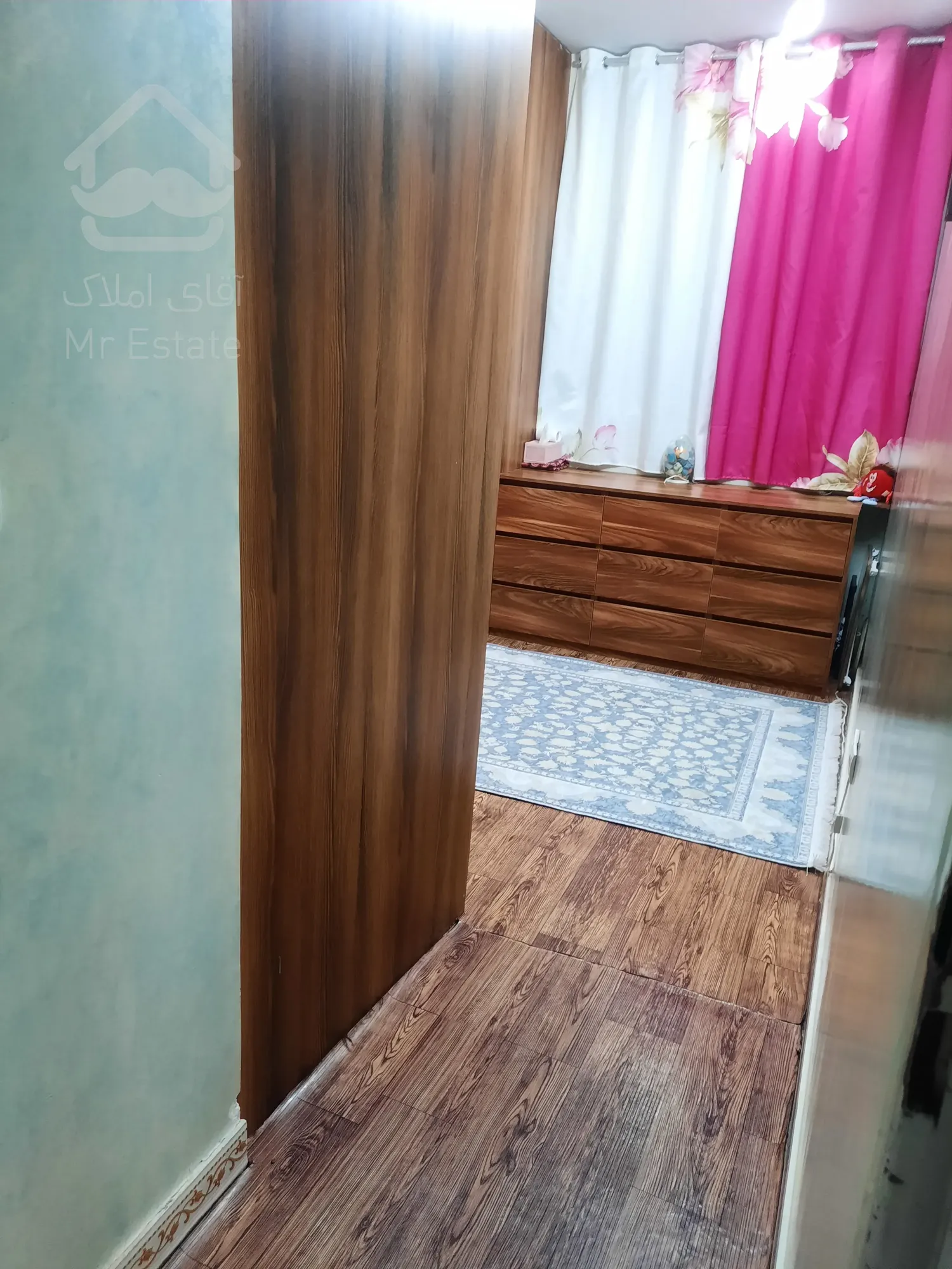 اپارتمان ۱۰۷ متری خوش نقشه غرق نور