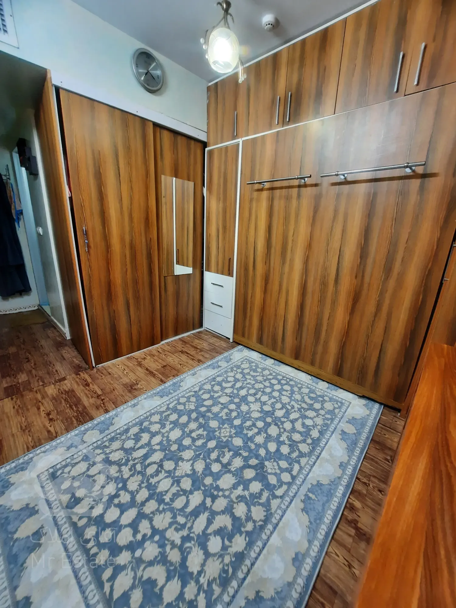 اپارتمان ۱۰۷ متری خوش نقشه غرق نور