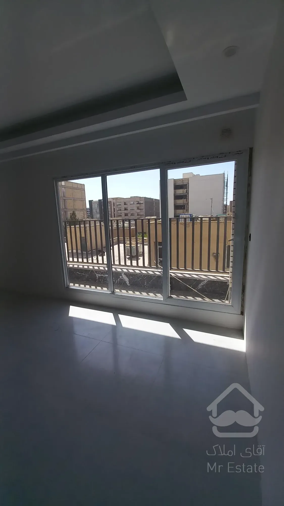 آپارتمان ۱۰۰ متری کلید نخورده کیانمهر نماسنگ ۳نبش