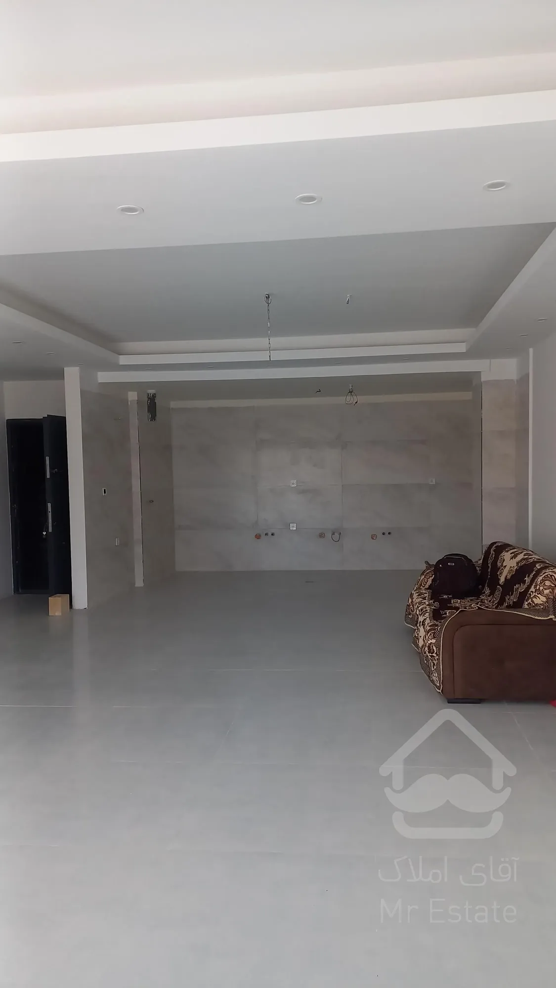 آپارتمان ۱۰۰ متری کلید نخورده کیانمهر نماسنگ ۳نبش