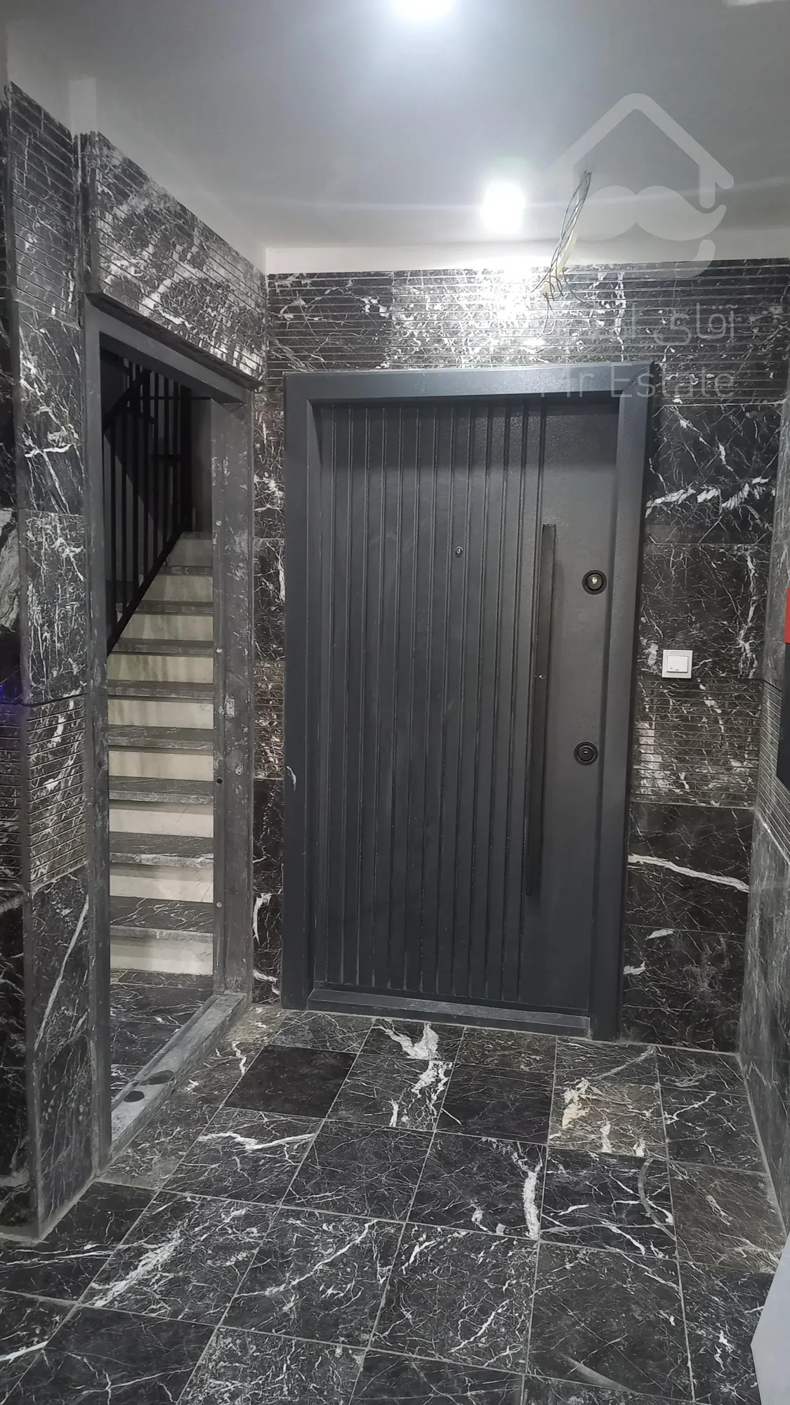 آپارتمان ۱۰۰ متری کلید نخورده کیانمهر نماسنگ ۳نبش