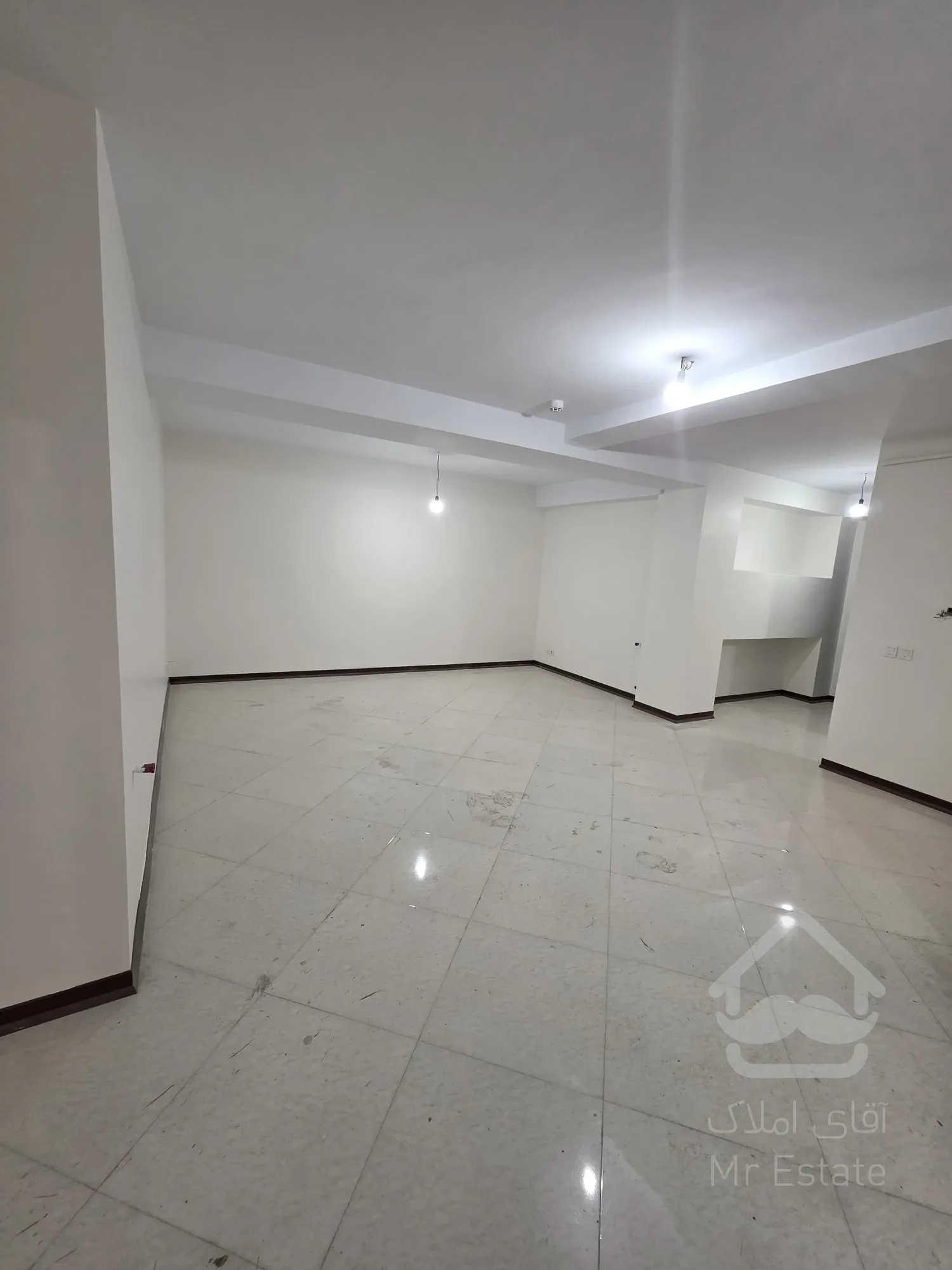 82 متر ۲ خواب، نوساز کلید نخورده، ۱۳ ابان