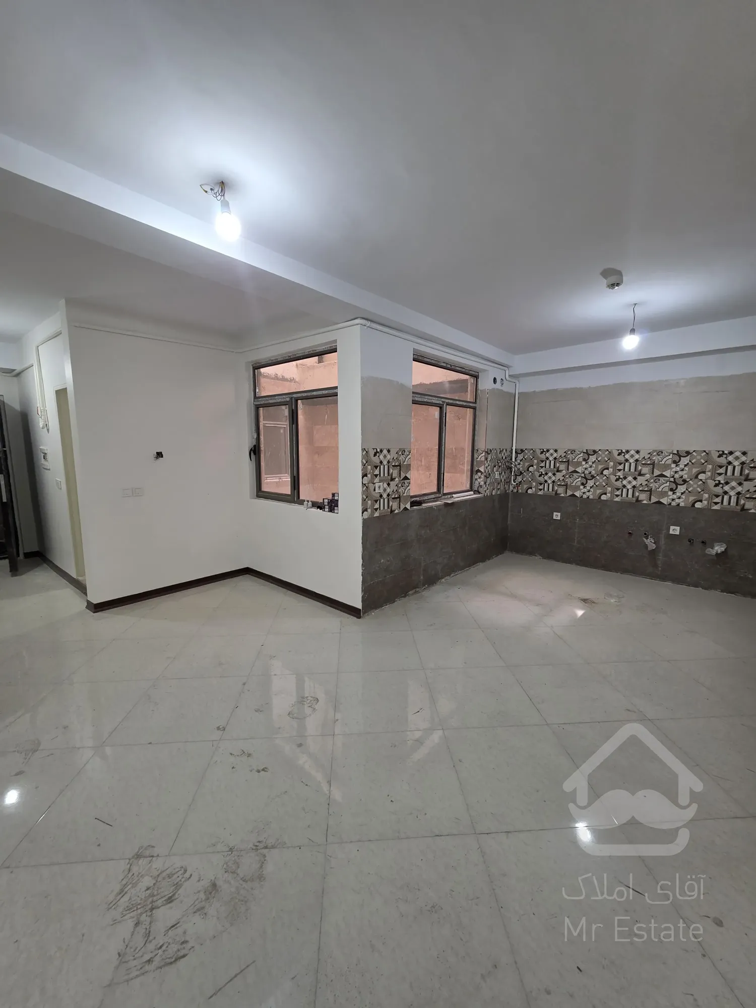 82 متر ۲ خواب، نوساز کلید نخورده، ۱۳ ابان