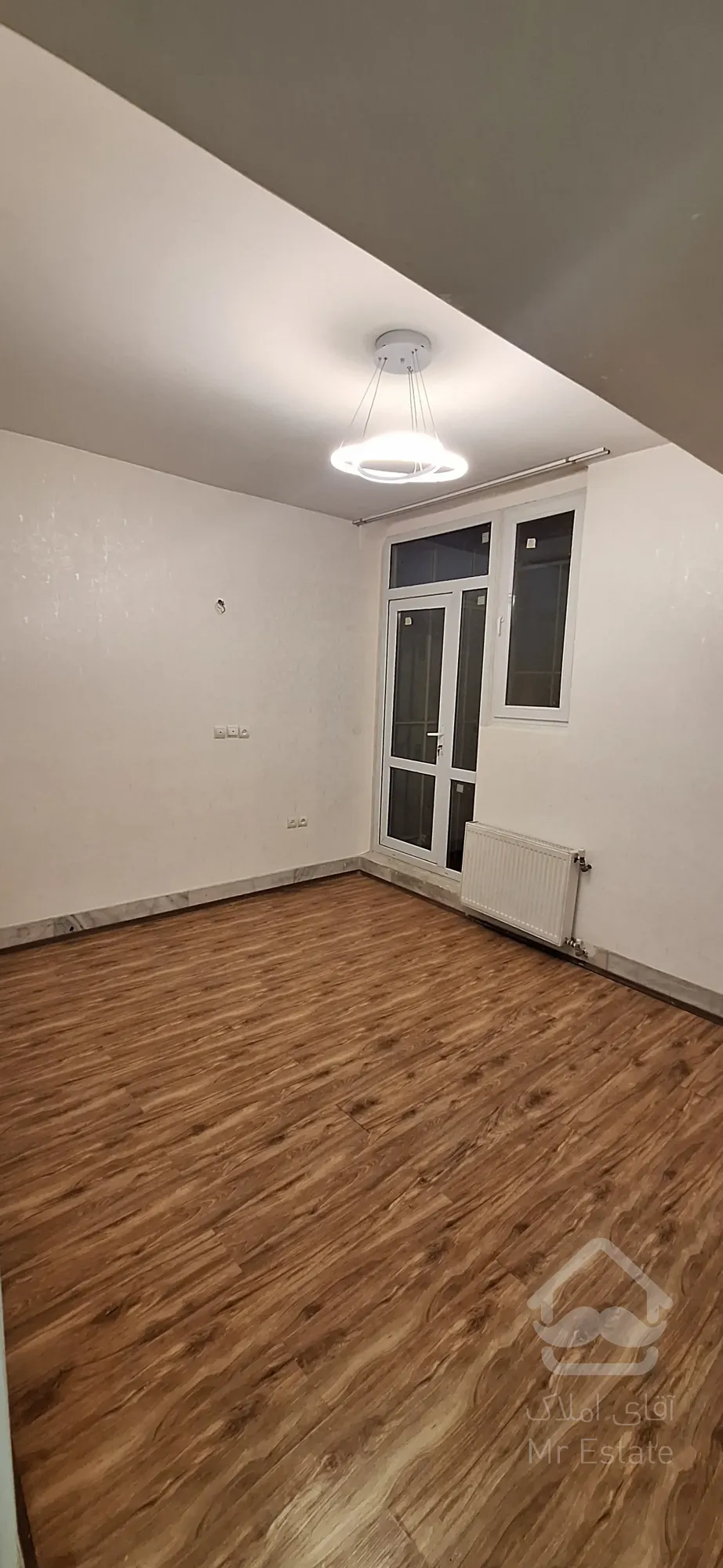 فروش واحد دو خوابه 127 متری در بلوار گلستان / معزی