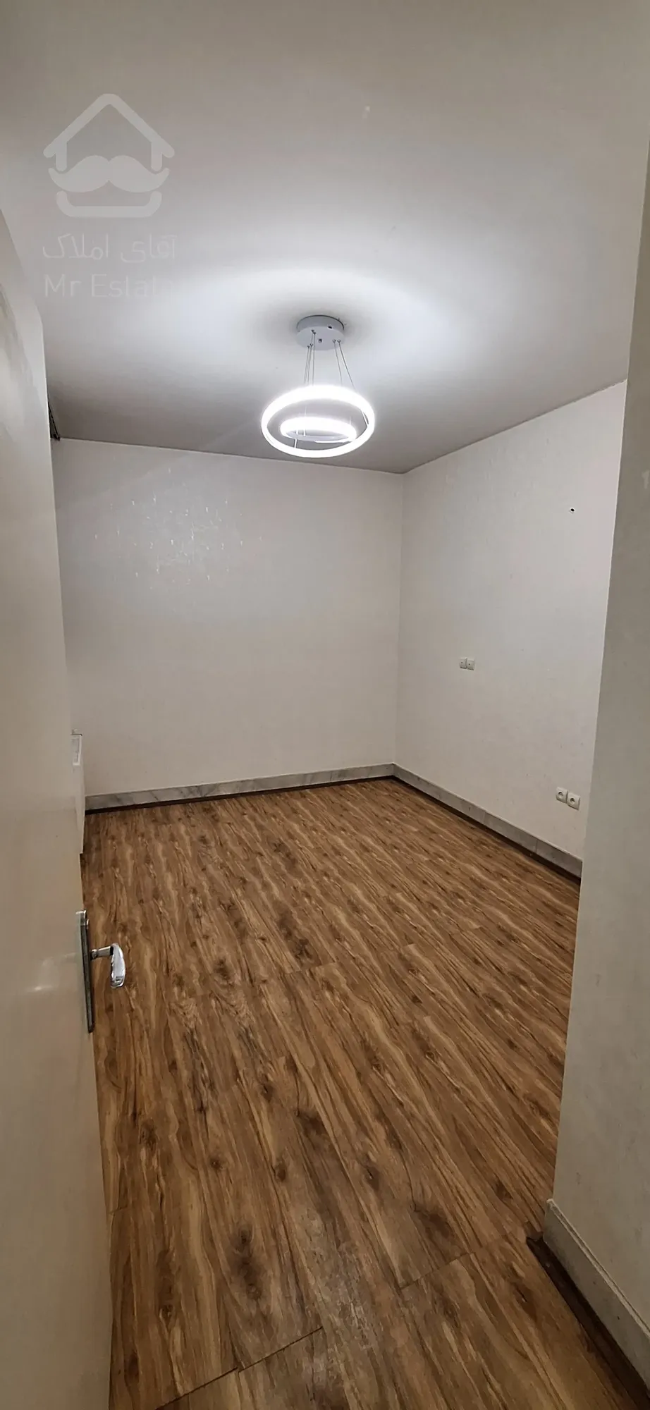 فروش واحد دو خوابه 127 متری در بلوار گلستان / معزی