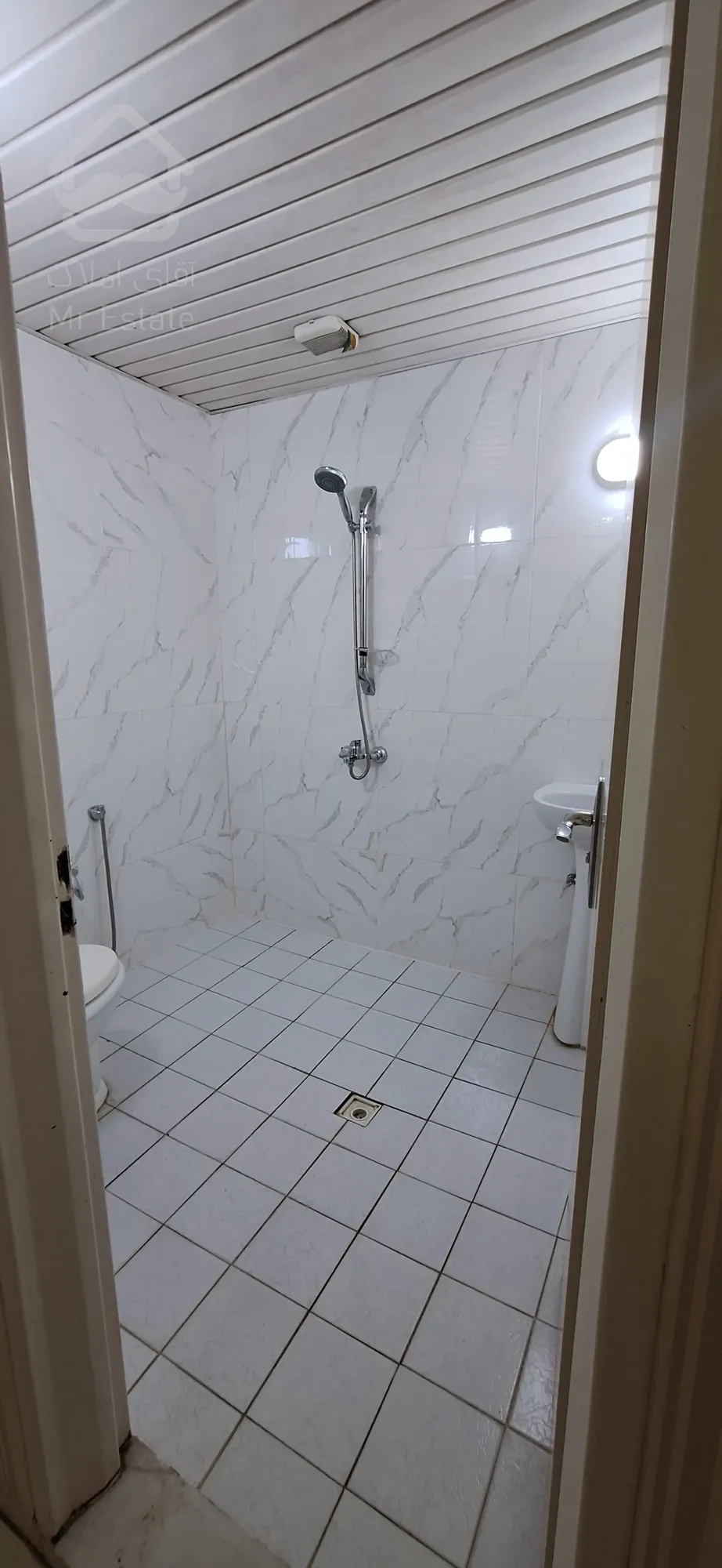 فروش واحد دو خوابه 127 متری در بلوار گلستان / معزی