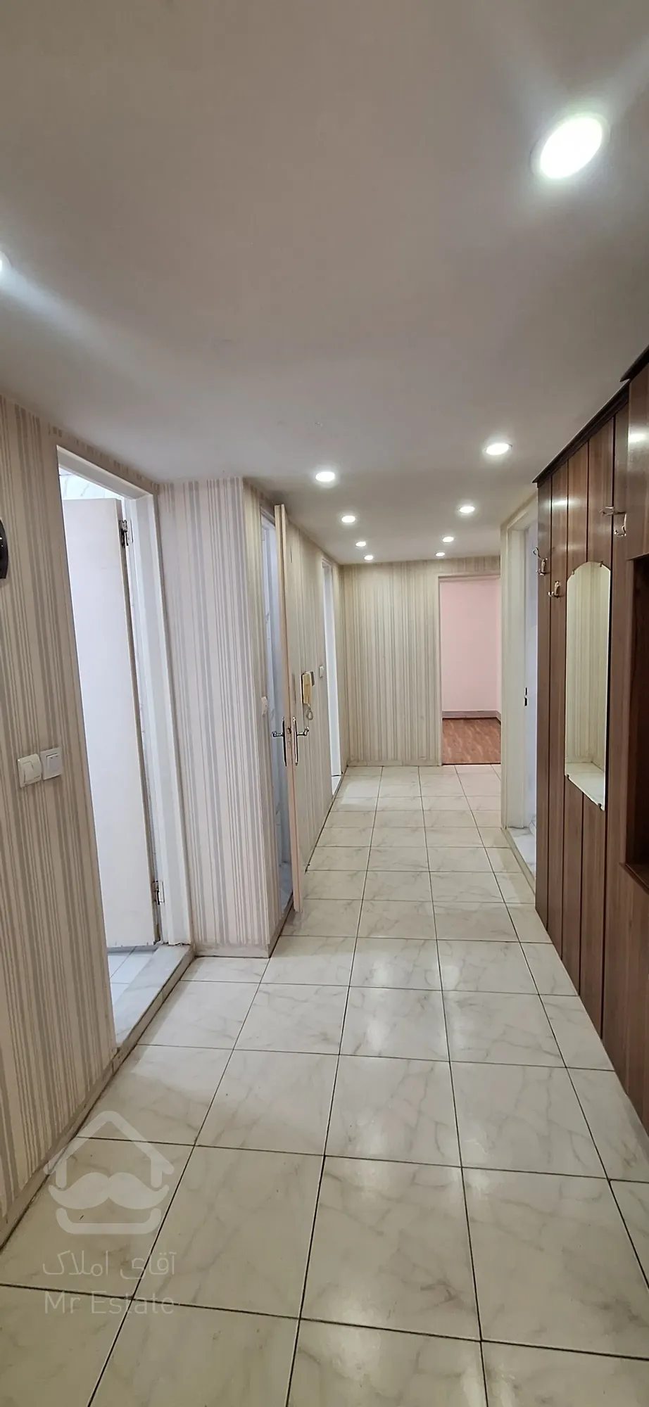 فروش واحد دو خوابه 127 متری در بلوار گلستان / معزی