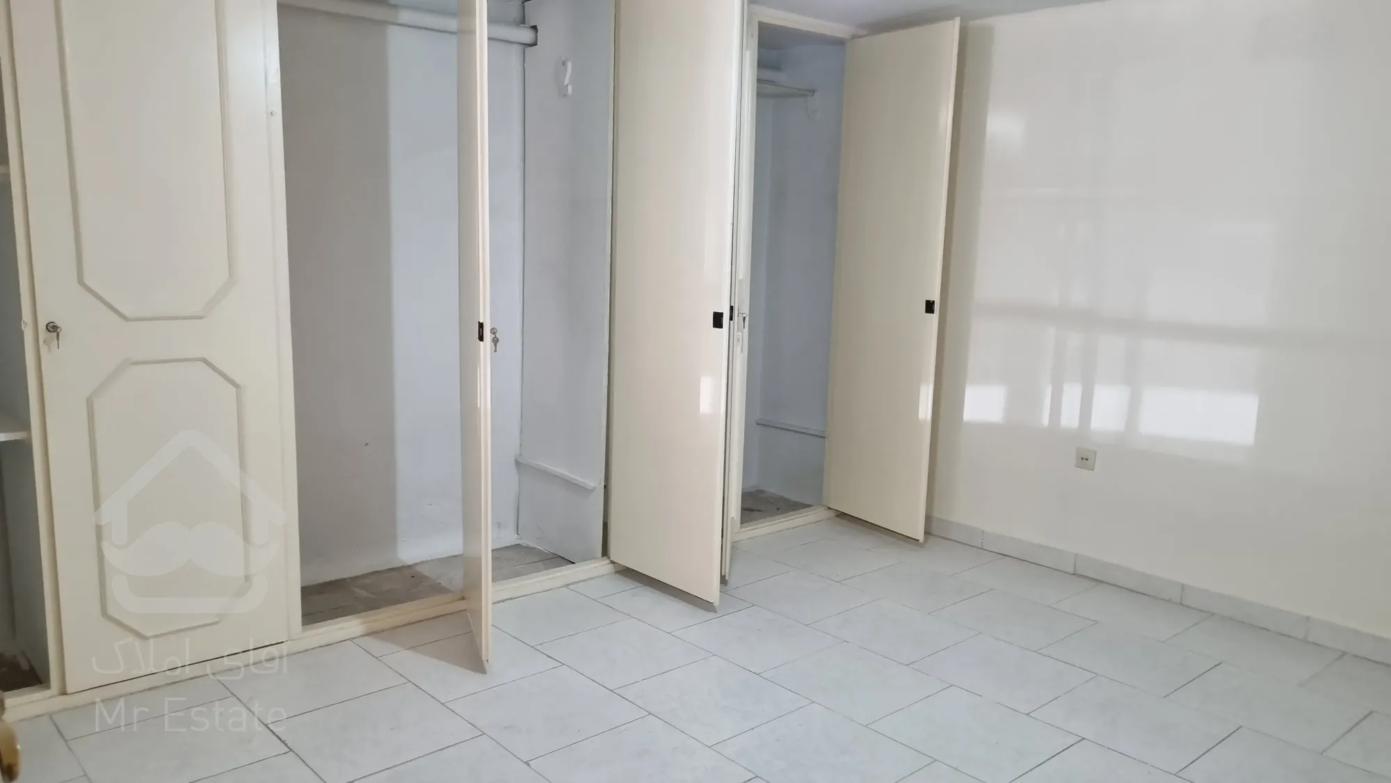 تهرانپارس غربی دو خوابه ۱۵۰ متر