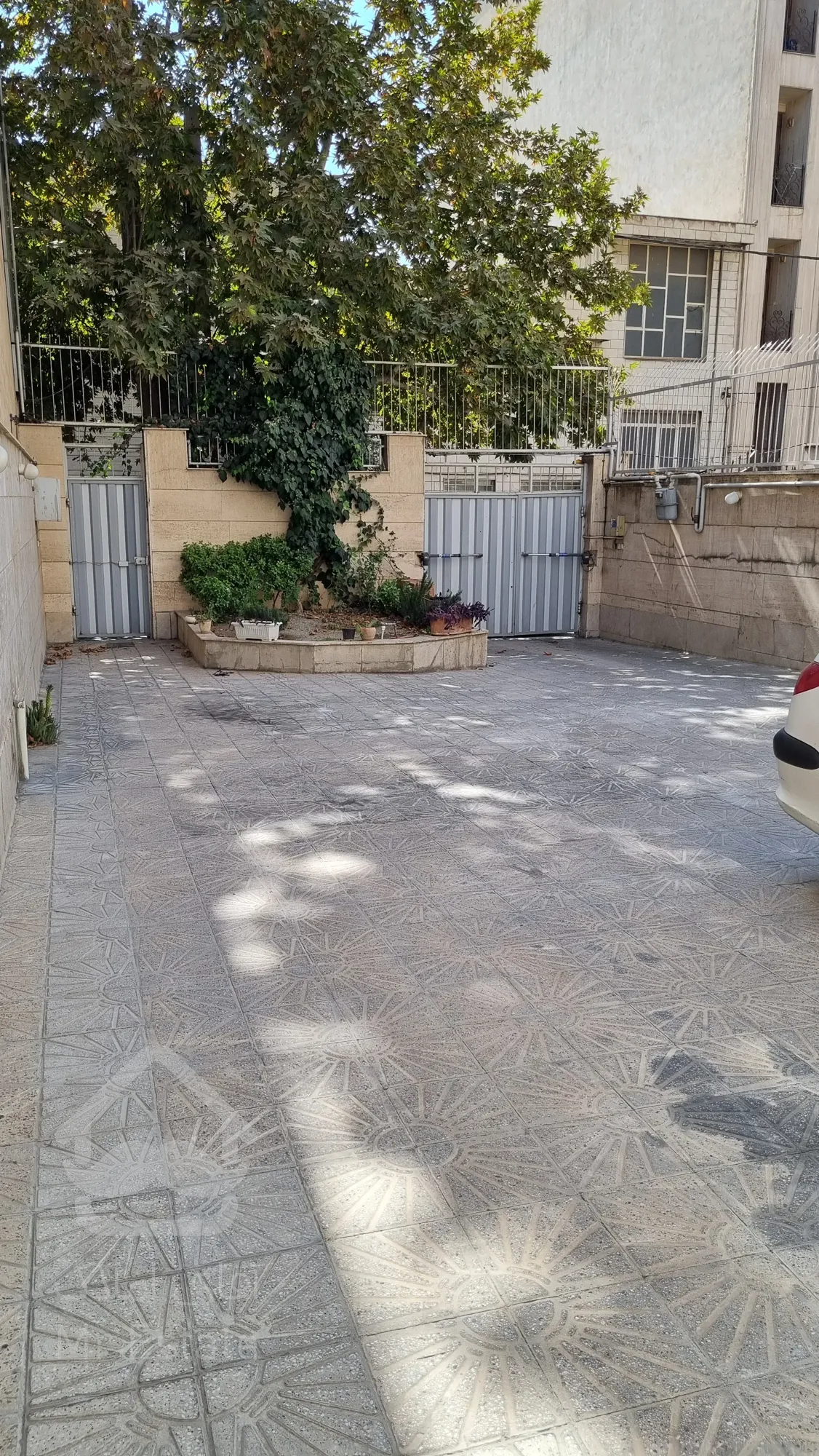 تهرانپارس غربی دو خوابه ۱۵۰ متر