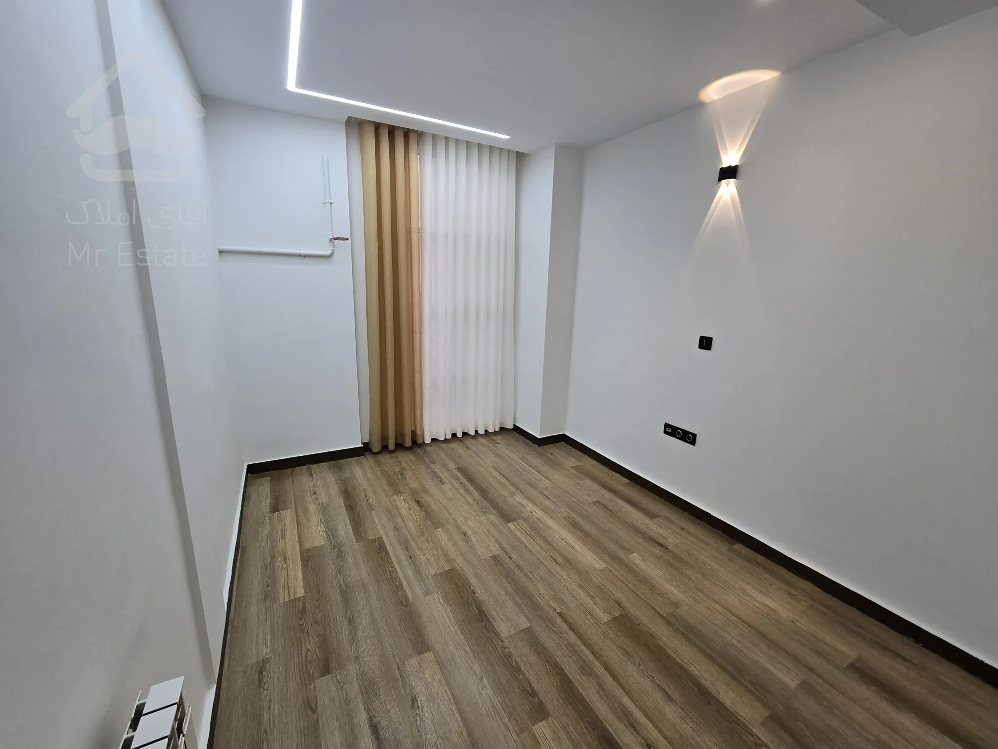 68 متر - 2 خواب - سند دار - اندیشه