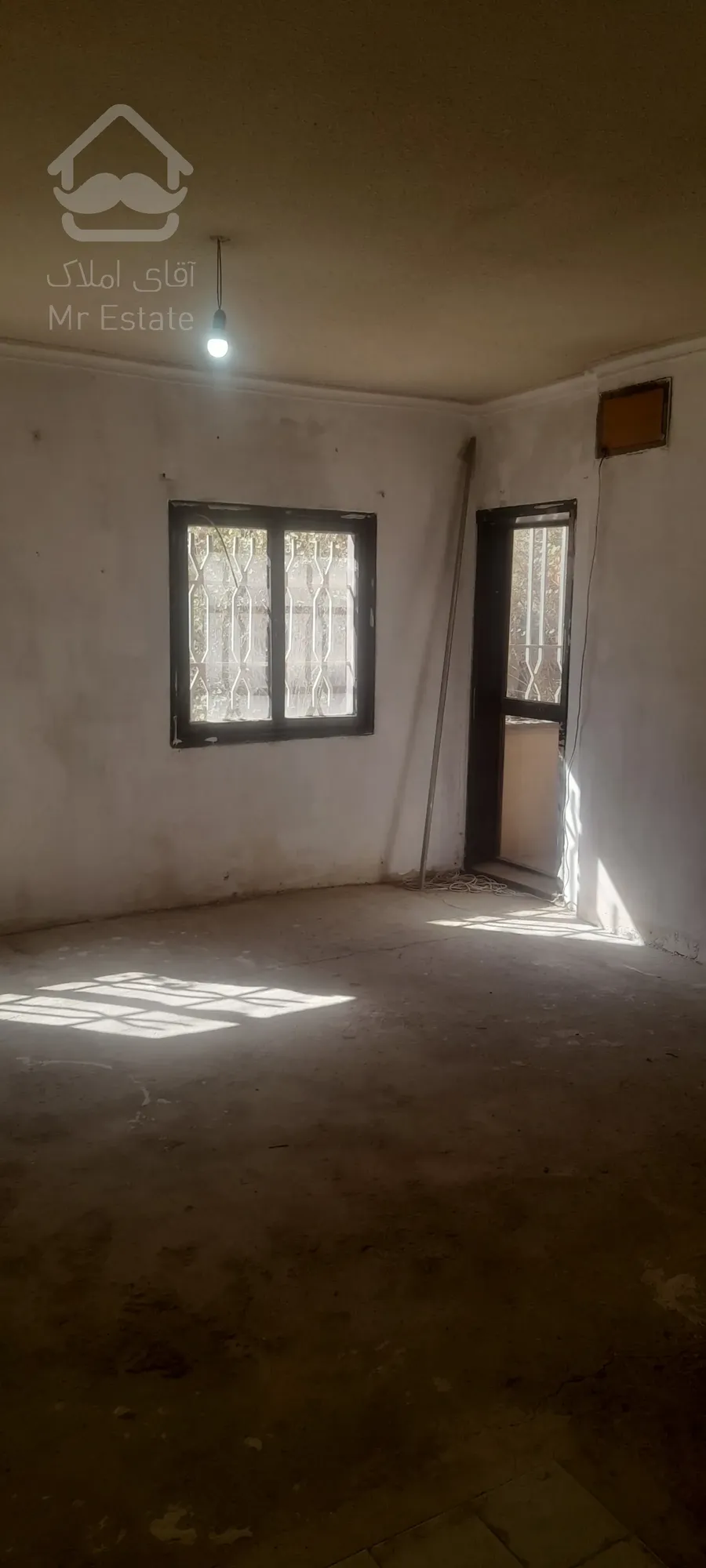 فروش یک باب منزل مسکونی