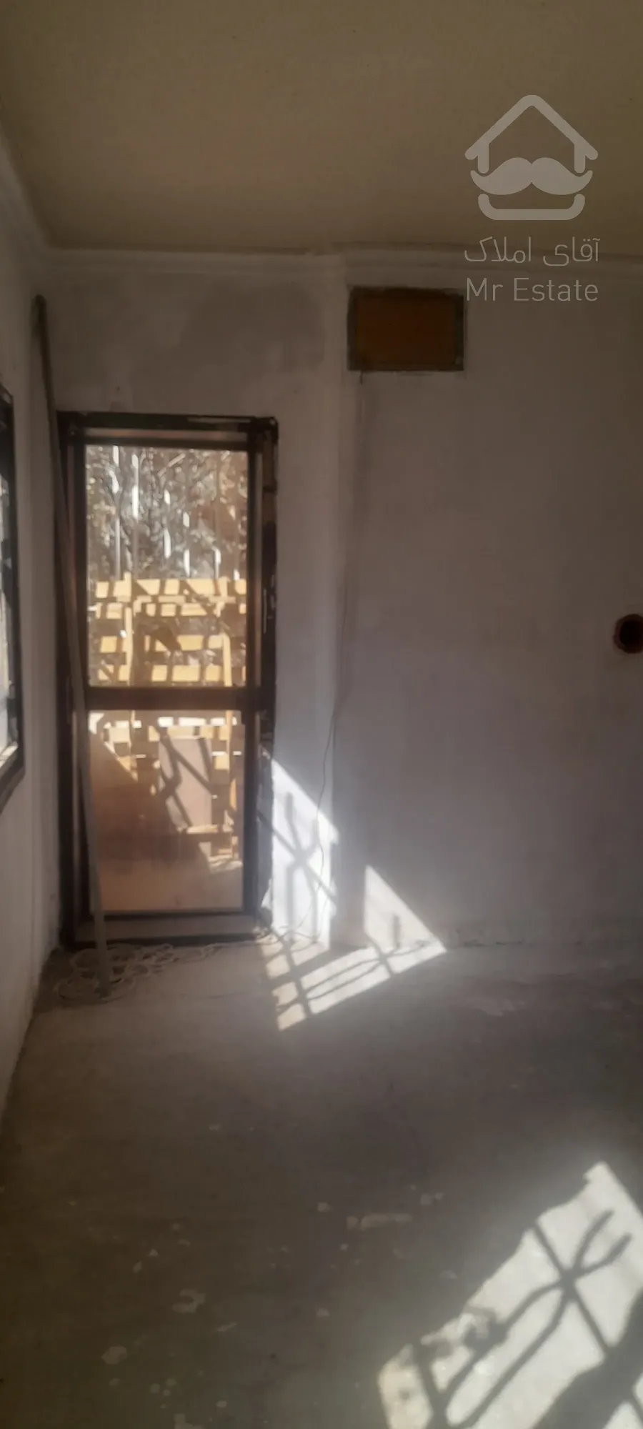 فروش یک باب منزل مسکونی