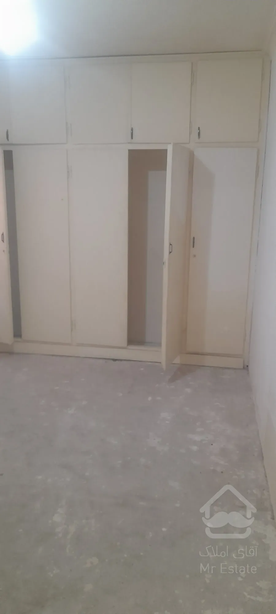 فروش یک باب منزل مسکونی