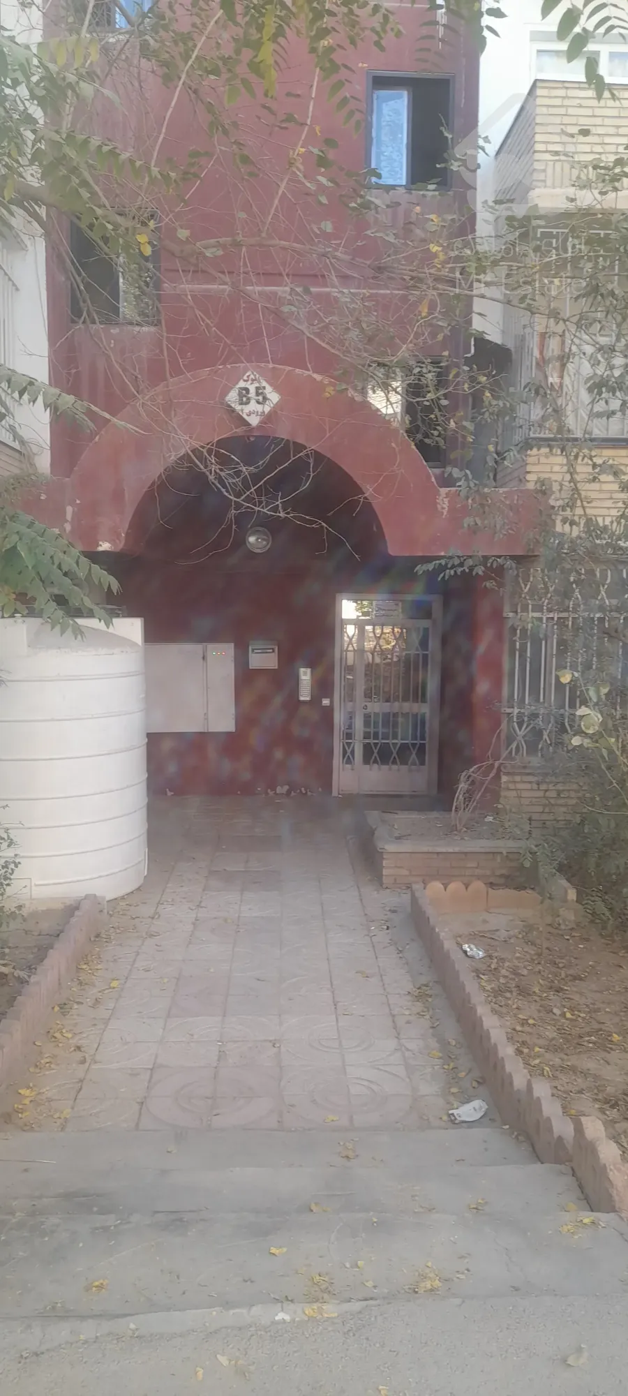 فروش یک باب منزل مسکونی