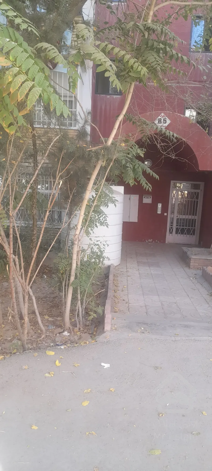 فروش یک باب منزل مسکونی